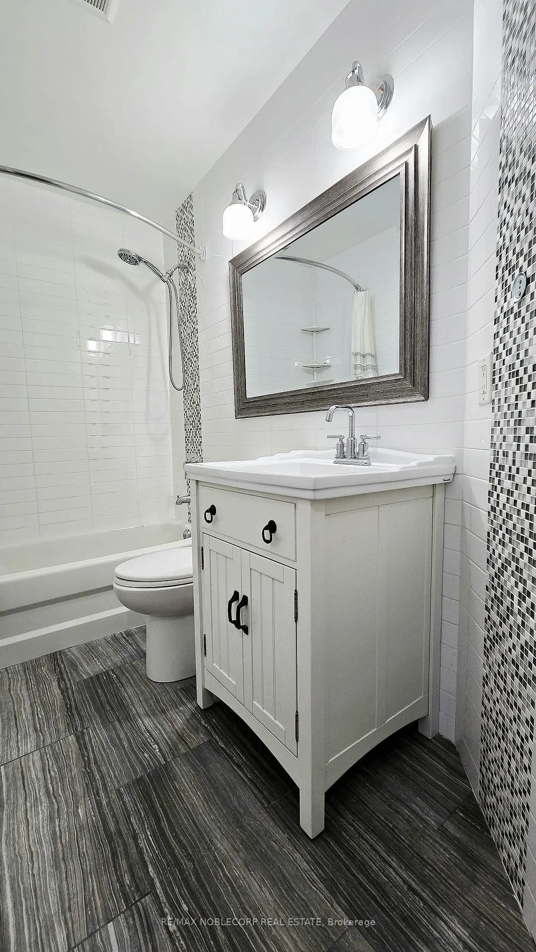 Photo 20 of Unit D, 17 Overlea Boulevard, Toronto, Thorncliffe Park — HOMEH