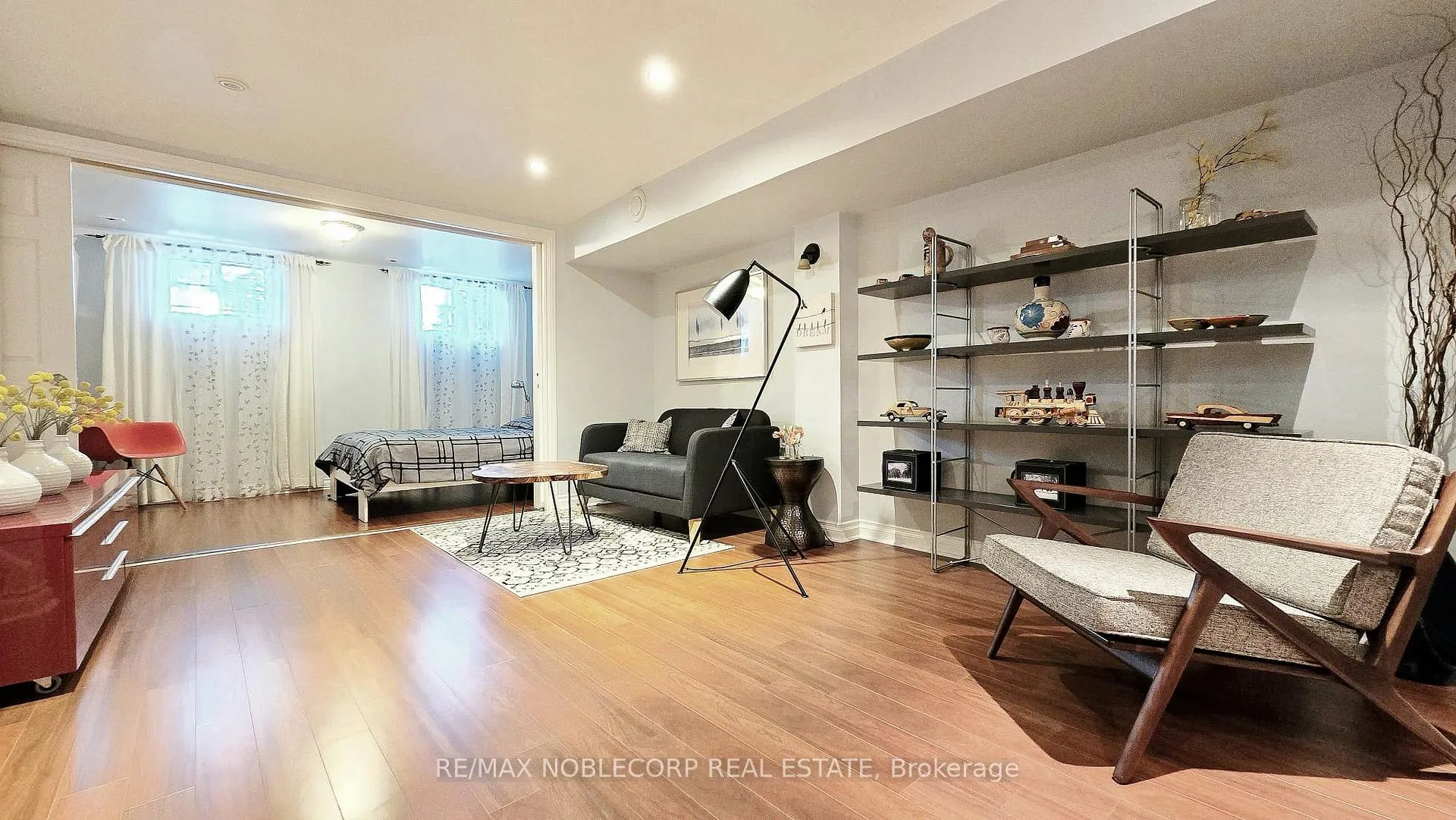 Photo 23 of Unit D, 17 Overlea Boulevard, Toronto, Thorncliffe Park — HOMEH