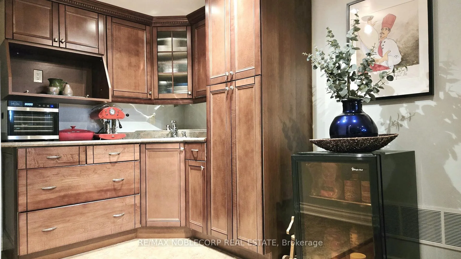 Photo 27 of Unit D, 17 Overlea Boulevard, Toronto, Thorncliffe Park — HOMEH
