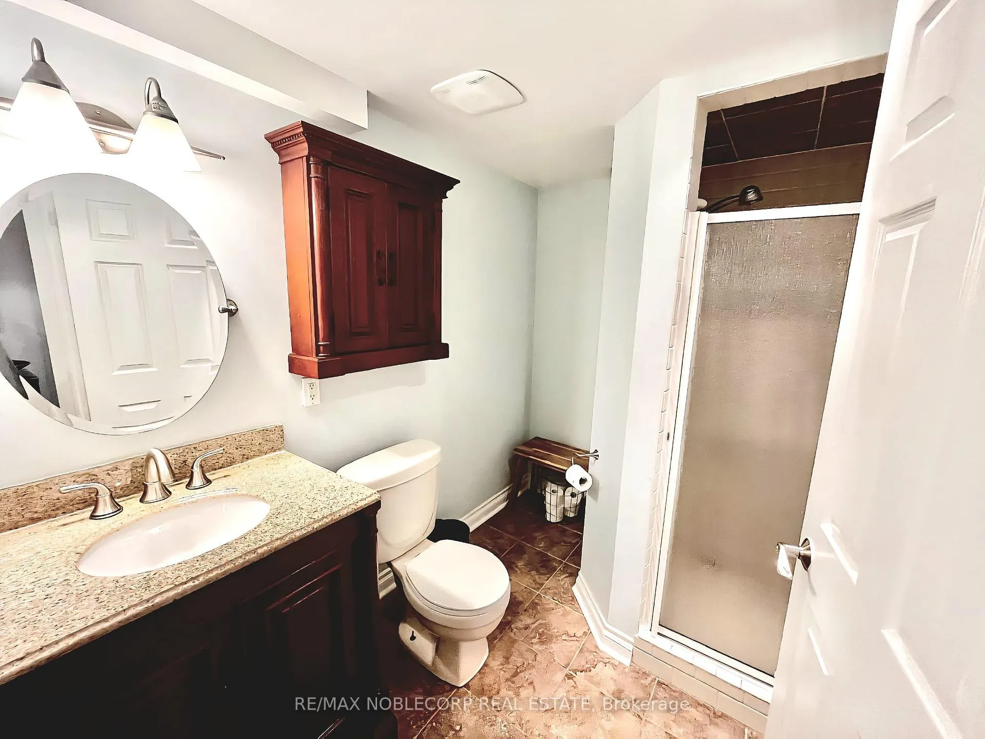 Photo 28 of Unit D, 17 Overlea Boulevard, Toronto, Thorncliffe Park — HOMEH