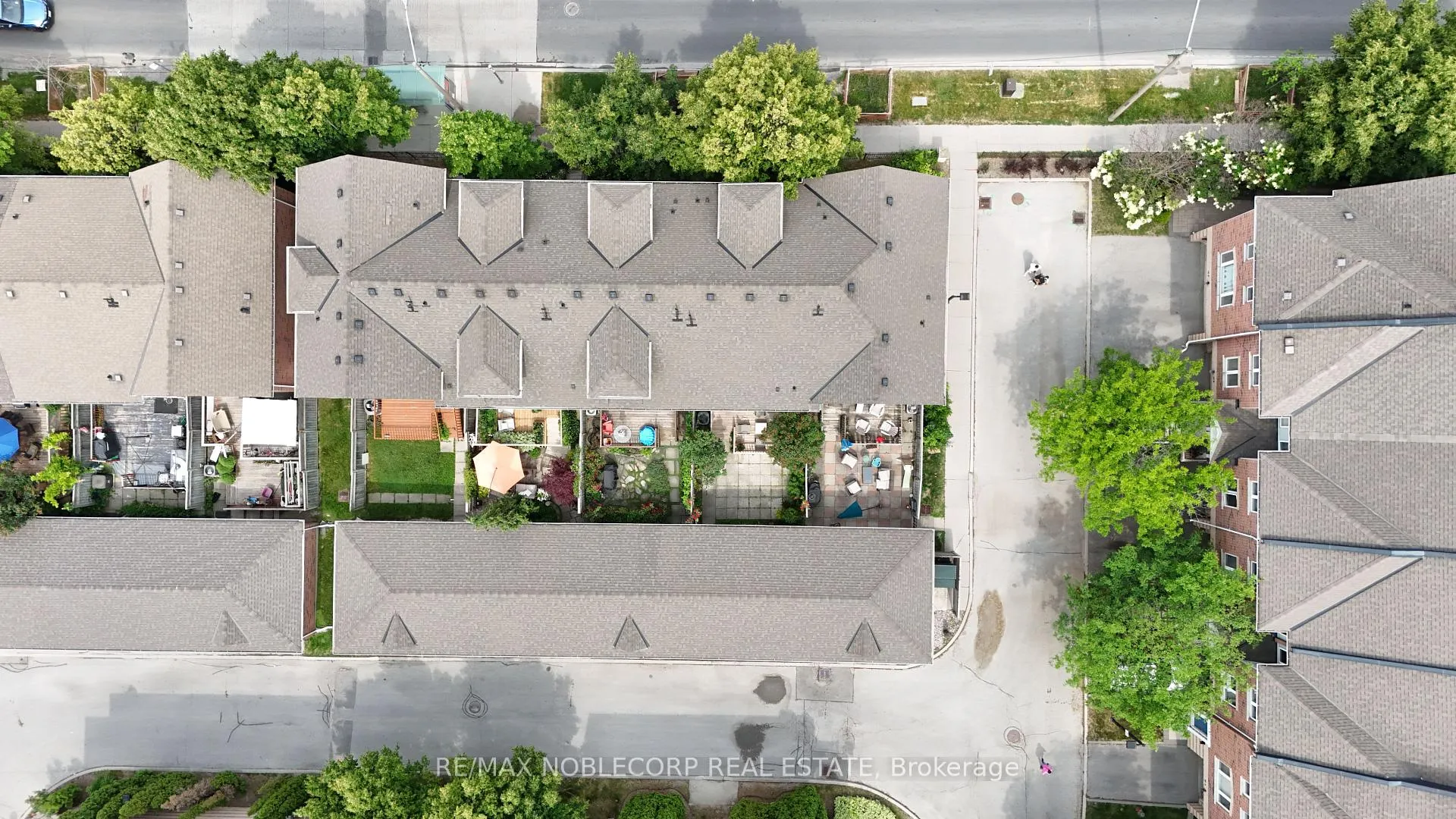 Photo 39 of Unit D, 17 Overlea Boulevard, Toronto, Thorncliffe Park — HOMEH