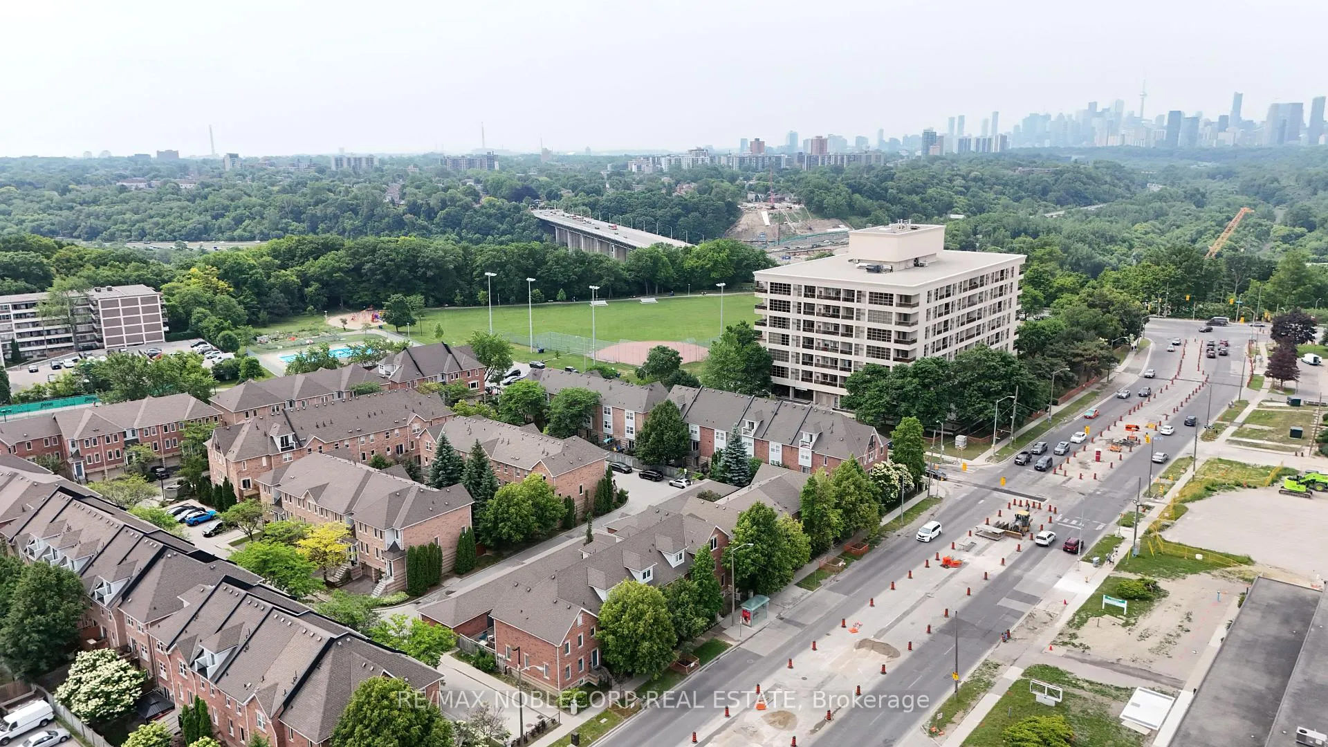 Photo 42 of Unit D, 17 Overlea Boulevard, Toronto, Thorncliffe Park — HOMEH
