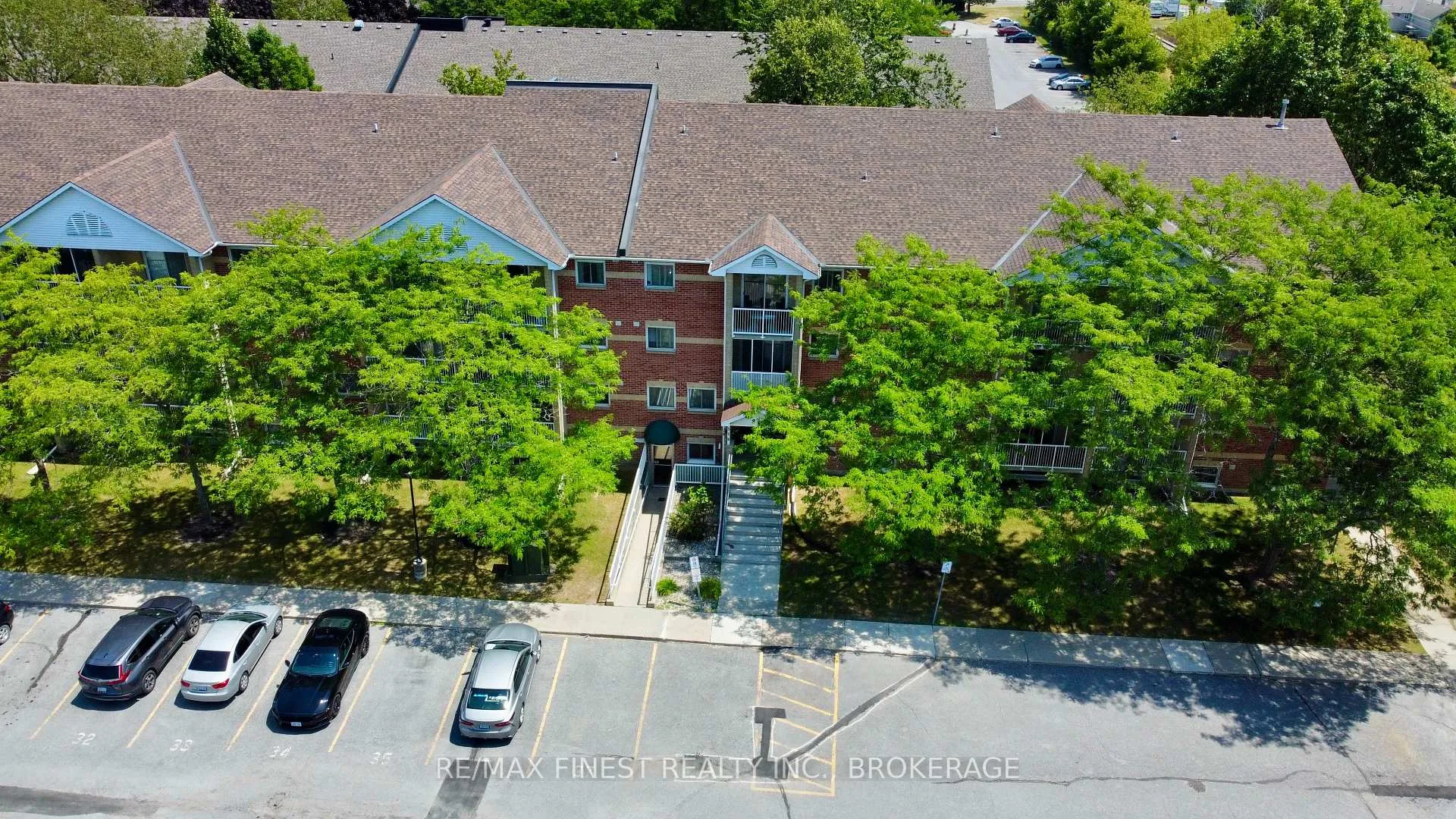 Front of 316 Kingsdale Avenue