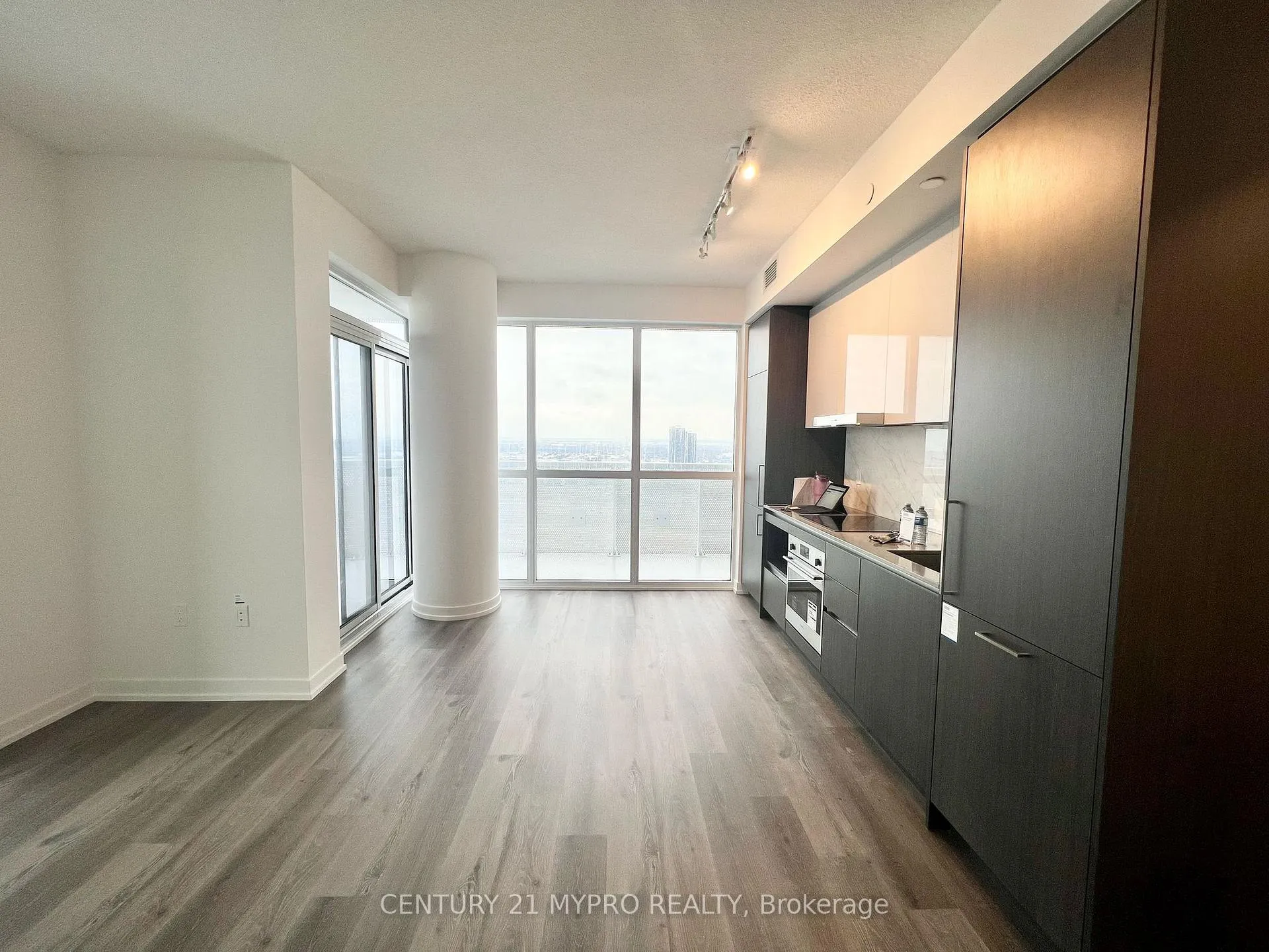 Photo 6 of Unit 2806, 225 Commerce Street, Vaughan, Vaughan Corporate Centre — HOMEH