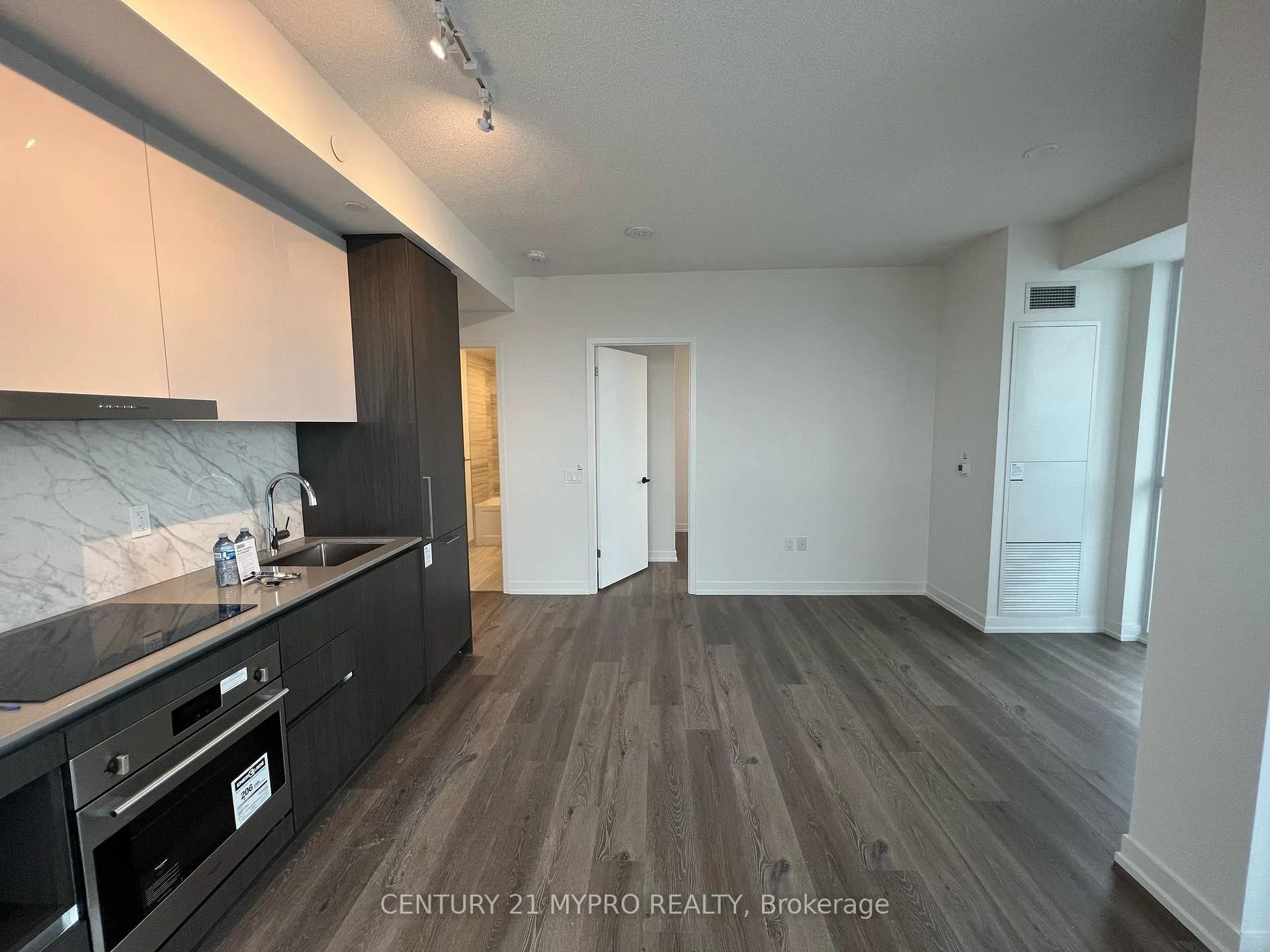 Photo 8 of Unit 2806, 225 Commerce Street, Vaughan, Vaughan Corporate Centre — HOMEH