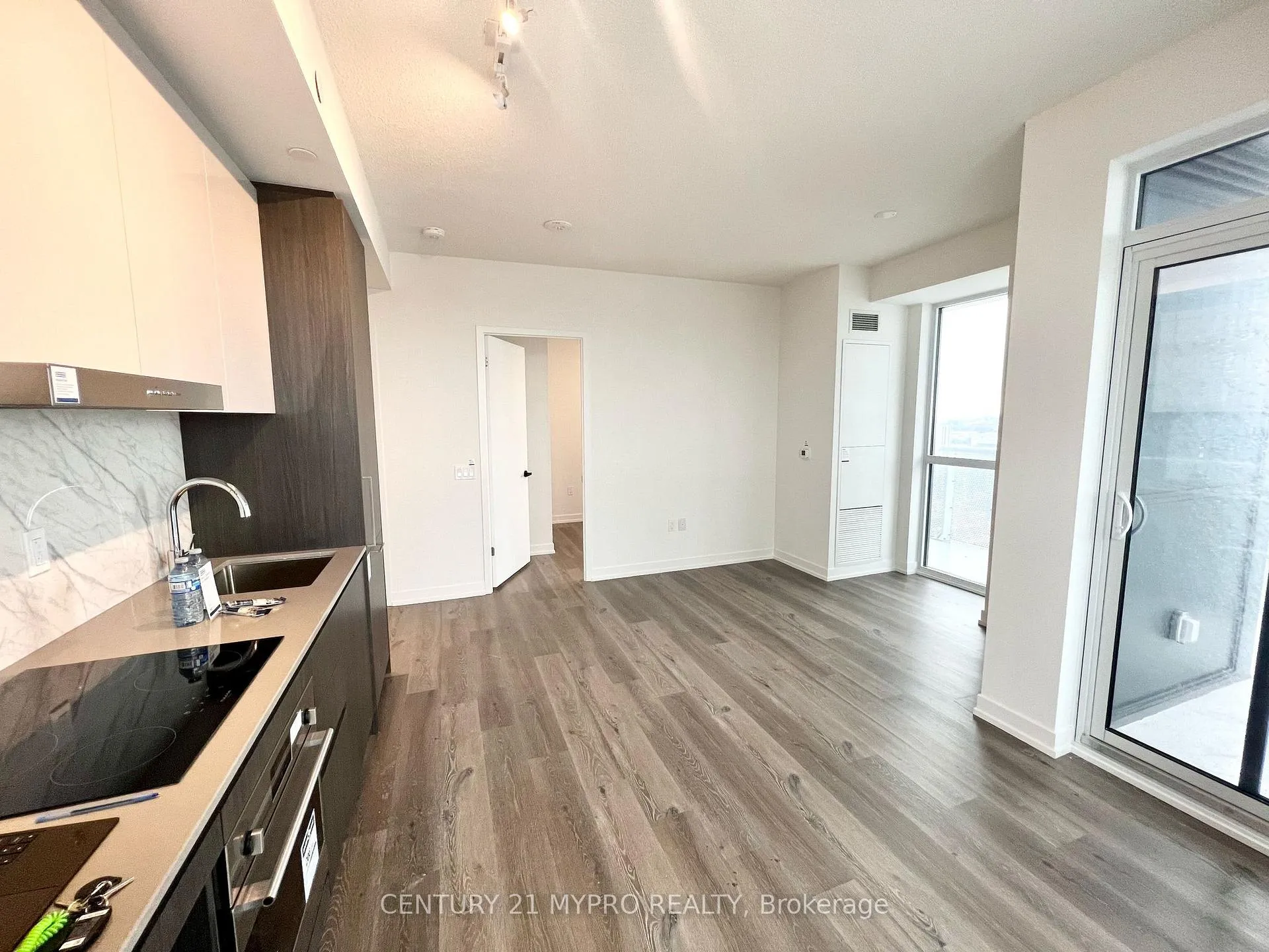 Photo 10 of Unit 2806, 225 Commerce Street, Vaughan, Vaughan Corporate Centre — HOMEH