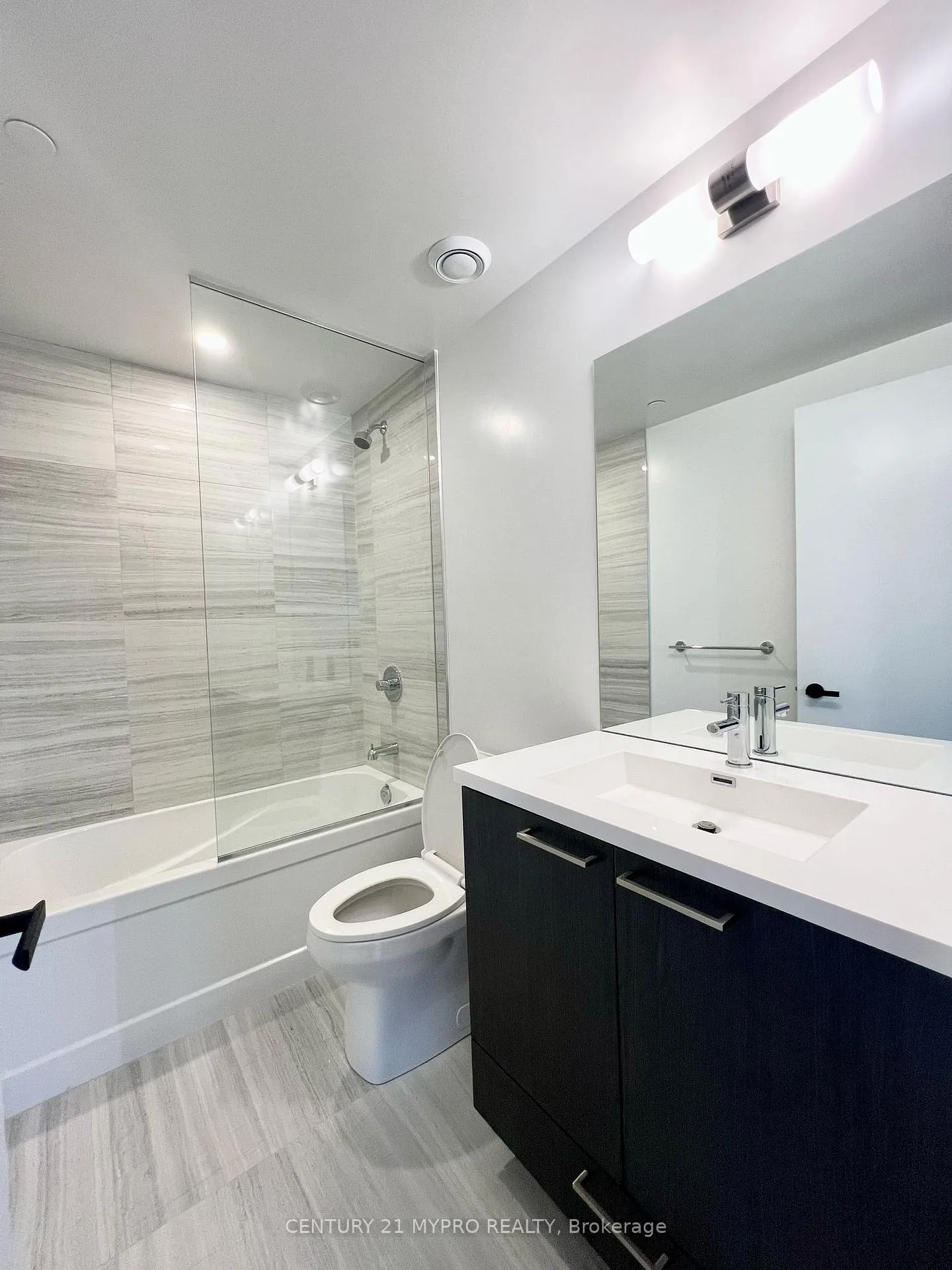 Photo 11 of Unit 2806, 225 Commerce Street, Vaughan, Vaughan Corporate Centre — HOMEH