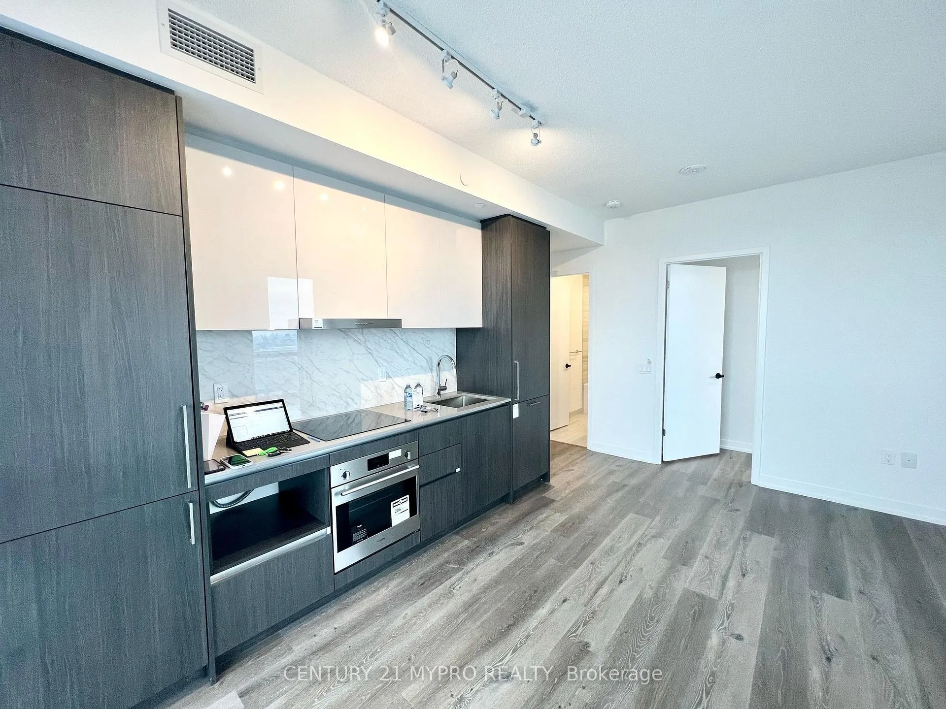 Photo 12 of Unit 2806, 225 Commerce Street, Vaughan, Vaughan Corporate Centre — HOMEH