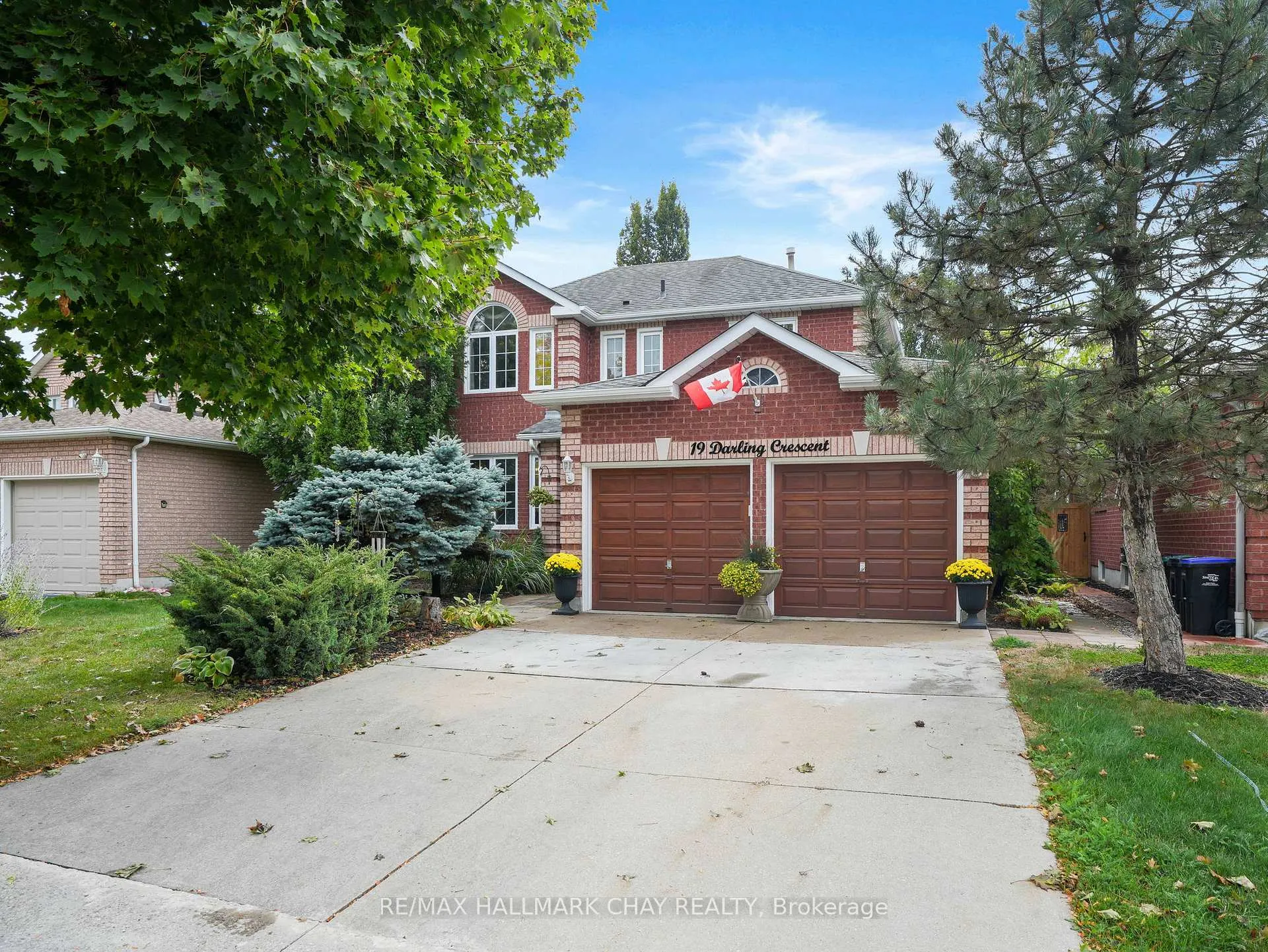 Photo 1 of 19 Darling Crescent, New Tecumseth, Alliston — HOMEH