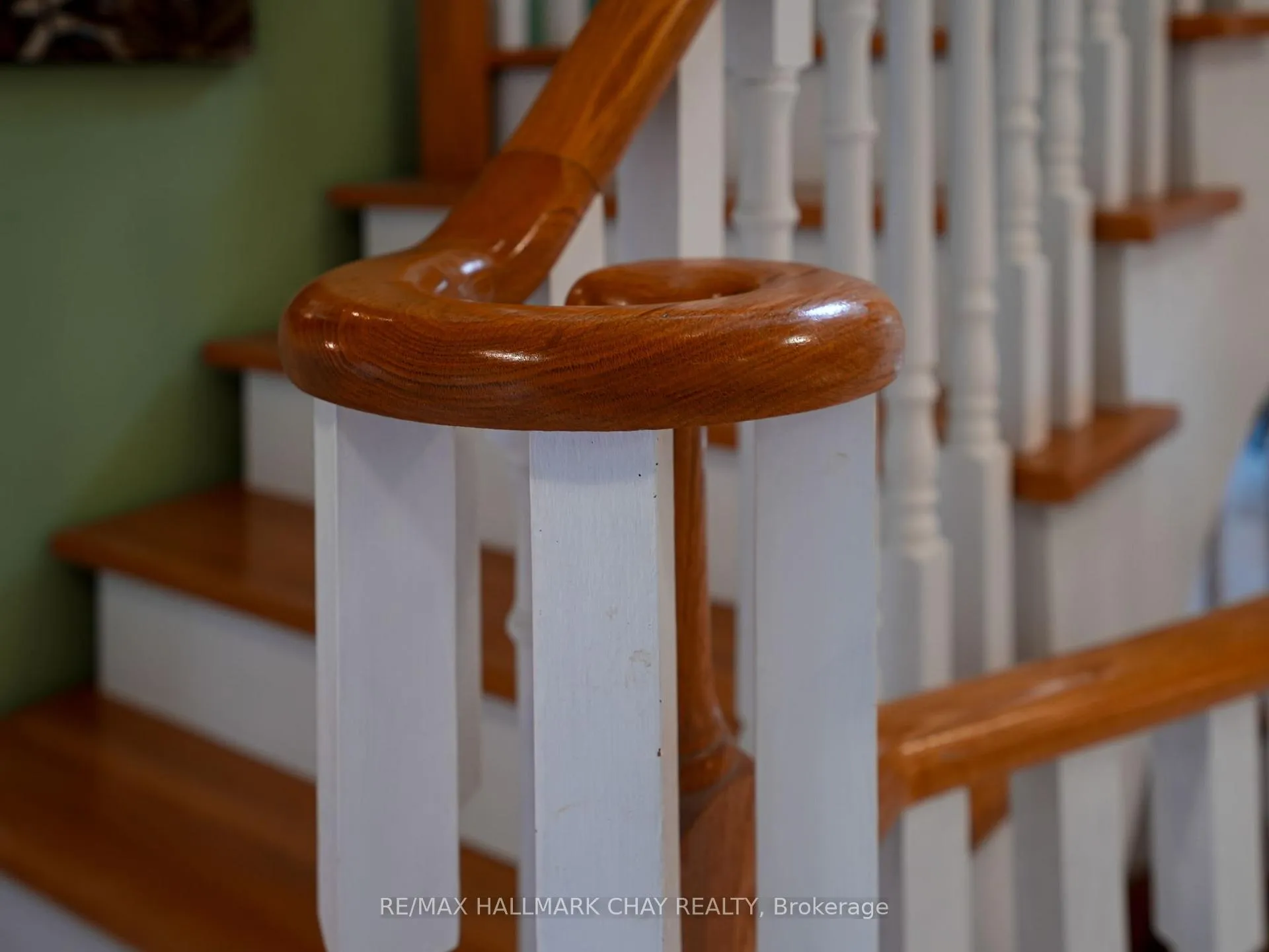 Photo 8 of 19 Darling Crescent, New Tecumseth, Alliston — HOMEH