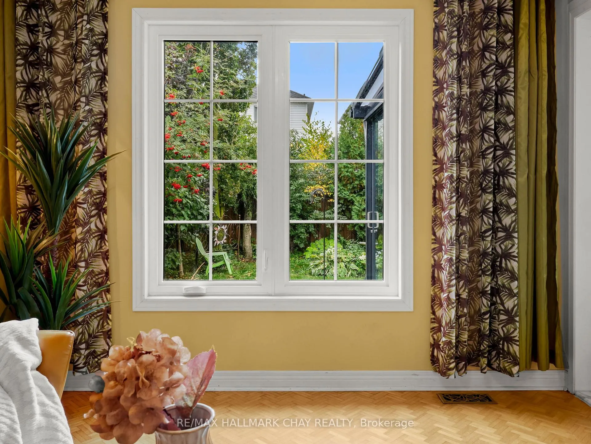 Photo 12 of 19 Darling Crescent, New Tecumseth, Alliston — HOMEH