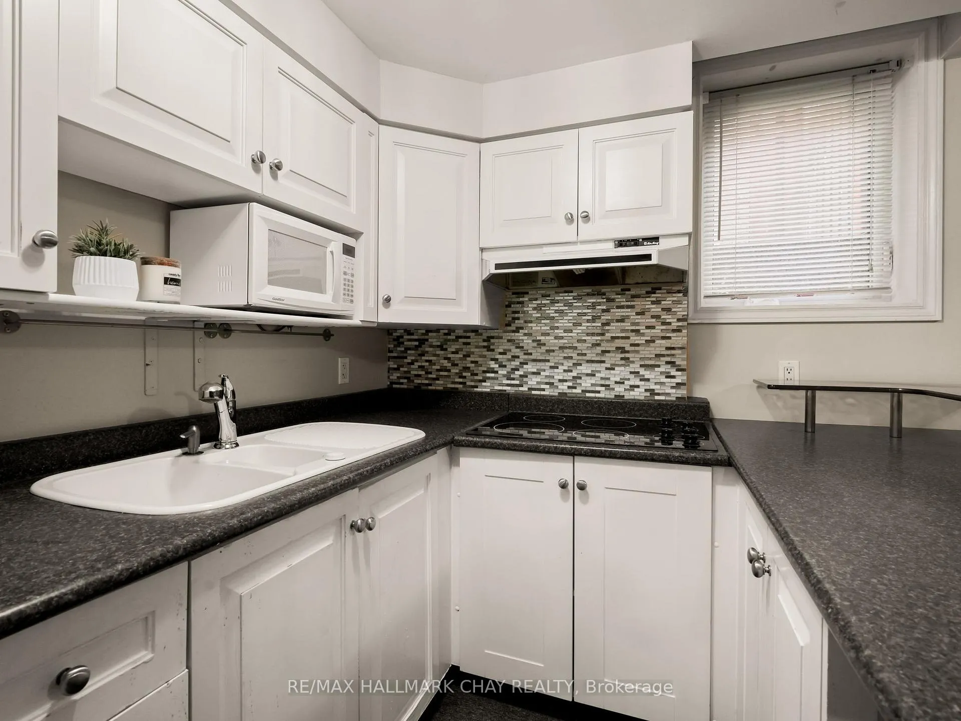 Photo 31 of 19 Darling Crescent, New Tecumseth, Alliston — HOMEH