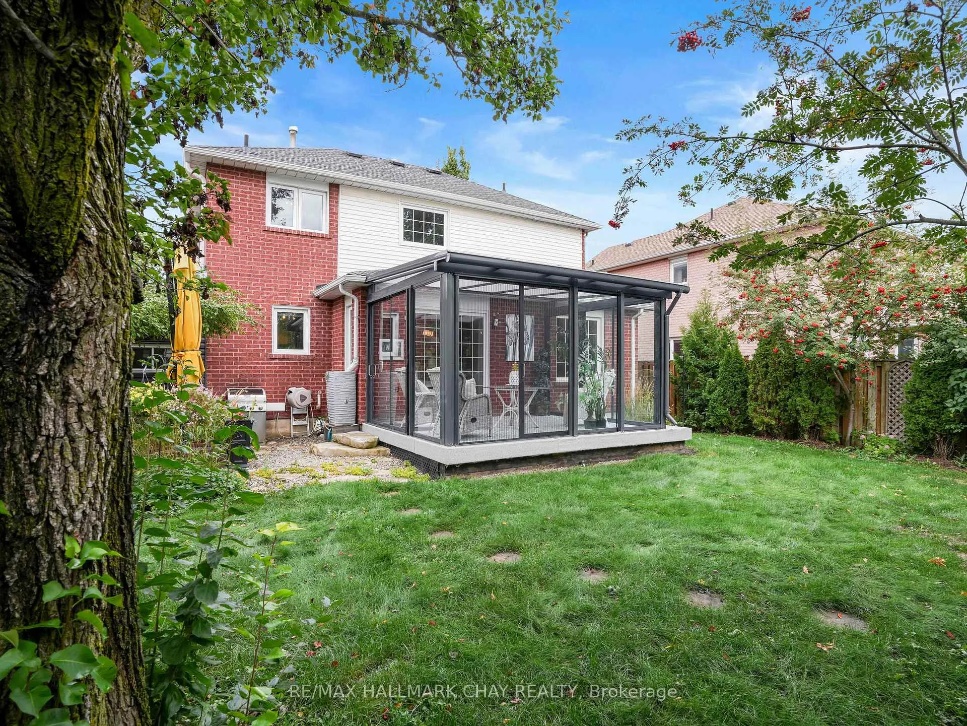 Photo 39 of 19 Darling Crescent, New Tecumseth, Alliston — HOMEH