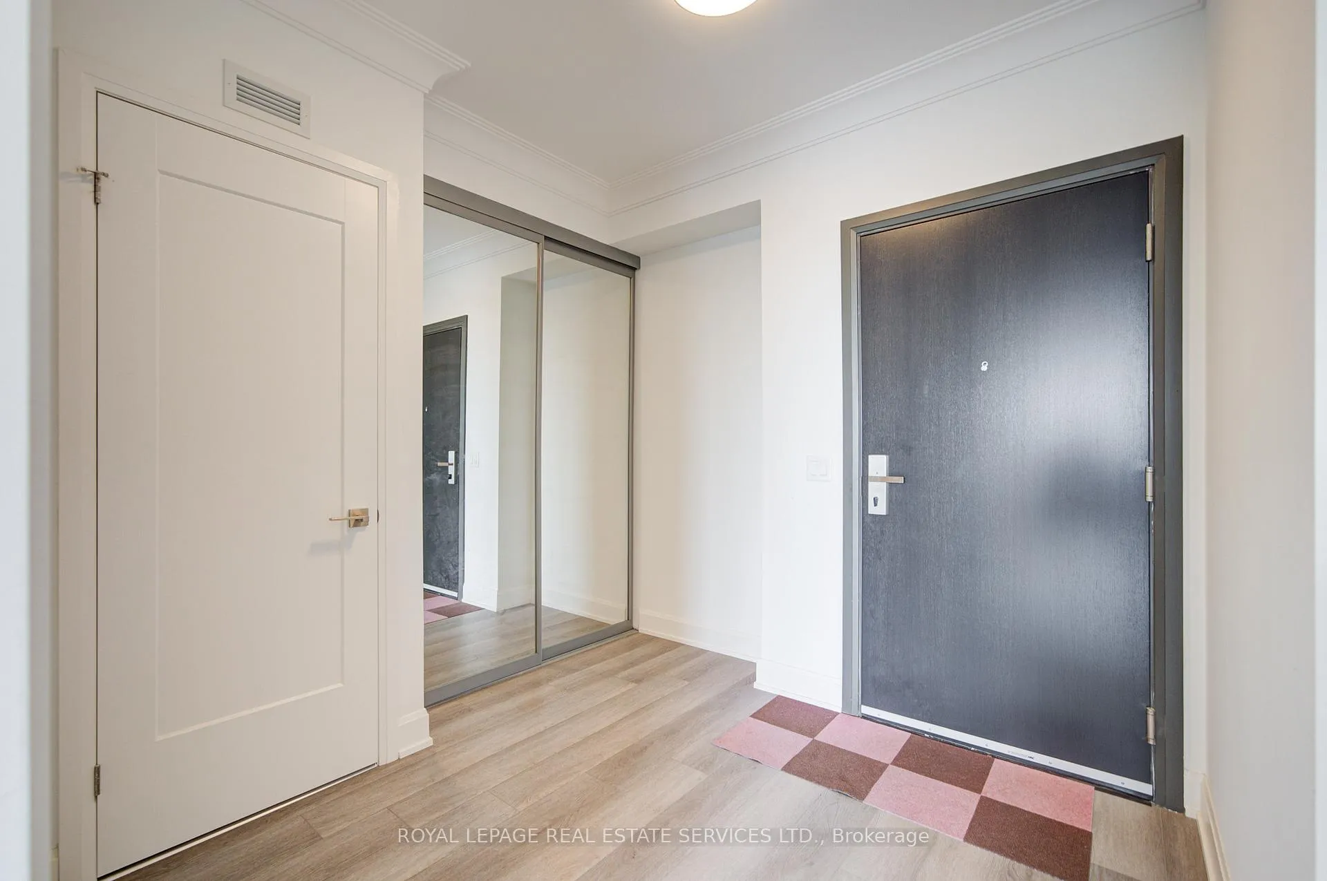 Photo 9 of Unit 2005, 38 Water Walk, Markham, Unionville — HOMEH