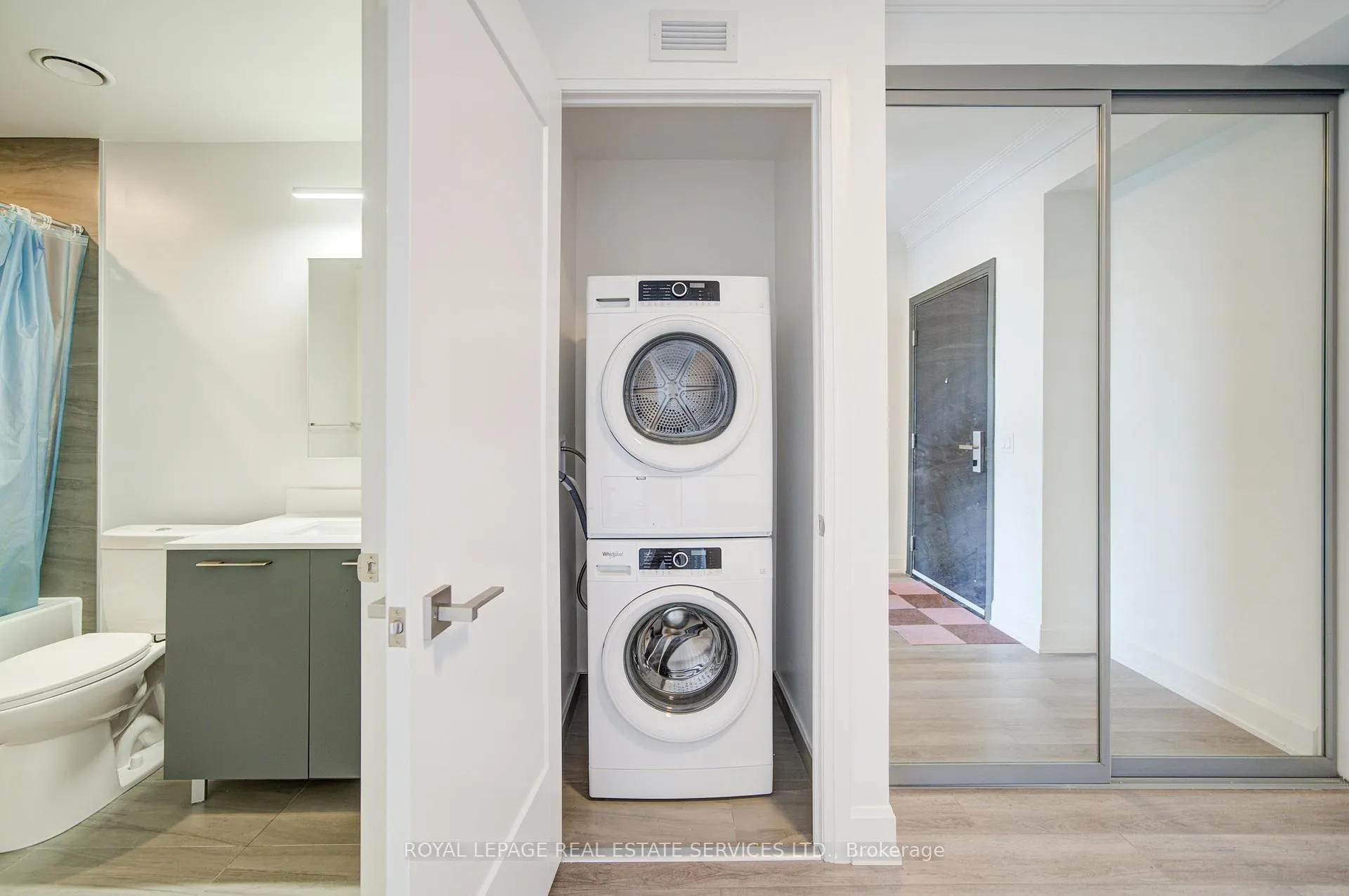 Photo 10 of Unit 2005, 38 Water Walk, Markham, Unionville — HOMEH