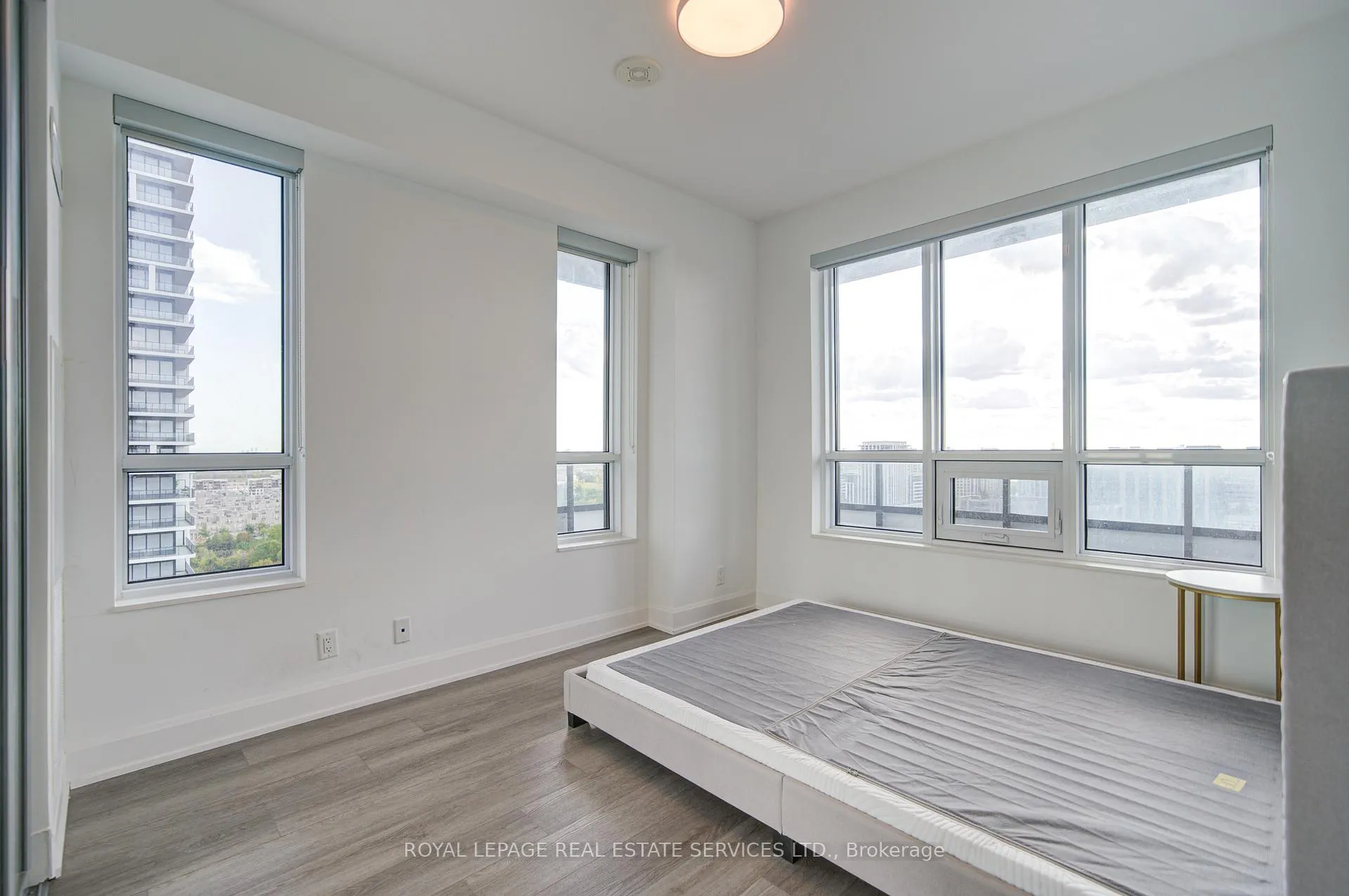 Photo 22 of Unit 2005, 38 Water Walk, Markham, Unionville — HOMEH