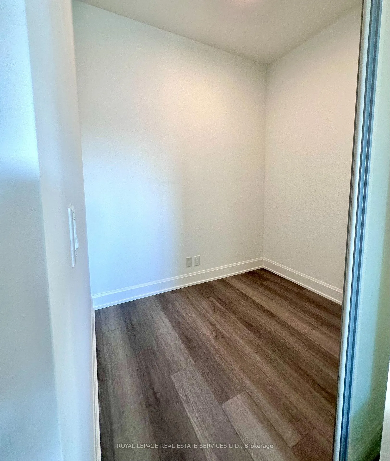 Photo 27 of Unit 2005, 38 Water Walk, Markham, Unionville — HOMEH