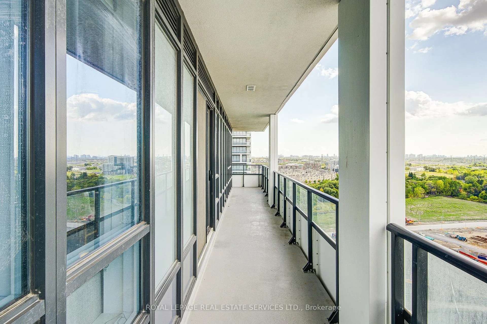 Photo 31 of Unit 2005, 38 Water Walk, Markham, Unionville — HOMEH