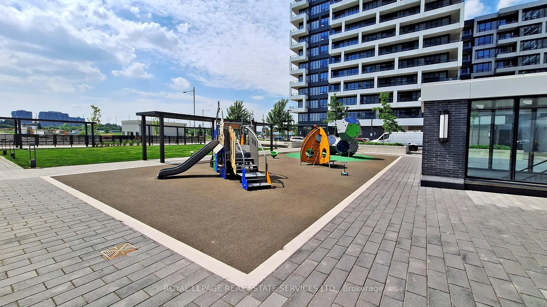 Photo 47 of Unit 2005, 38 Water Walk, Markham, Unionville — HOMEH