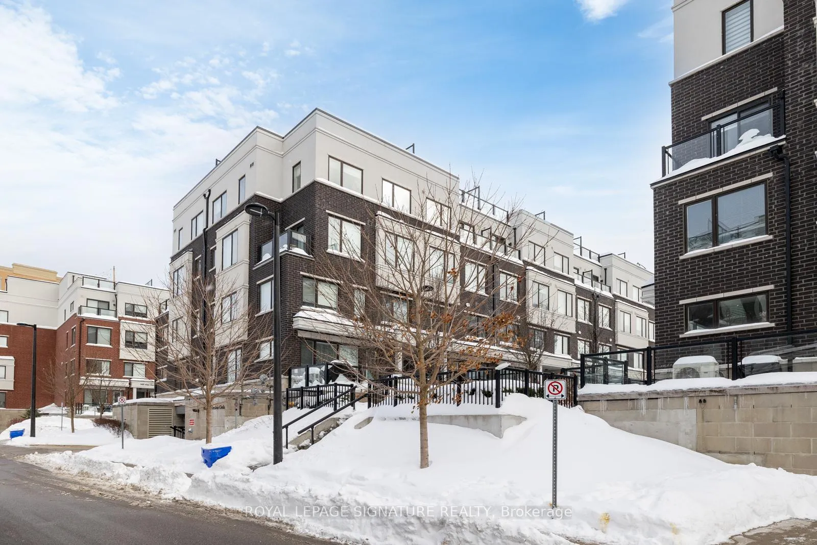 Photo 2 of Unit 73, 400 Alex Gardner Circle, Aurora, Aurora Village — HOMEH