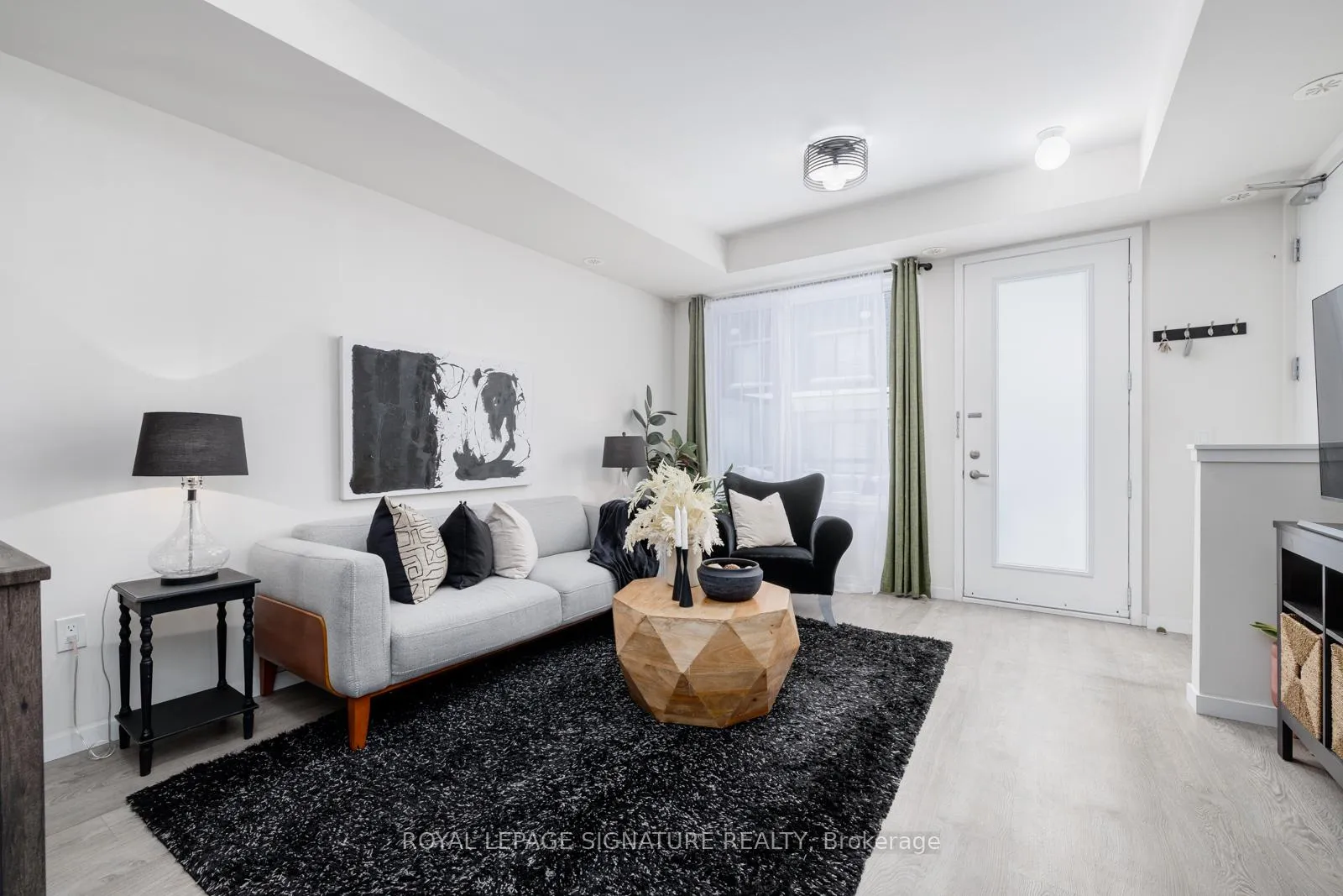 Photo 5 of Unit 73, 400 Alex Gardner Circle, Aurora, Aurora Village — HOMEH