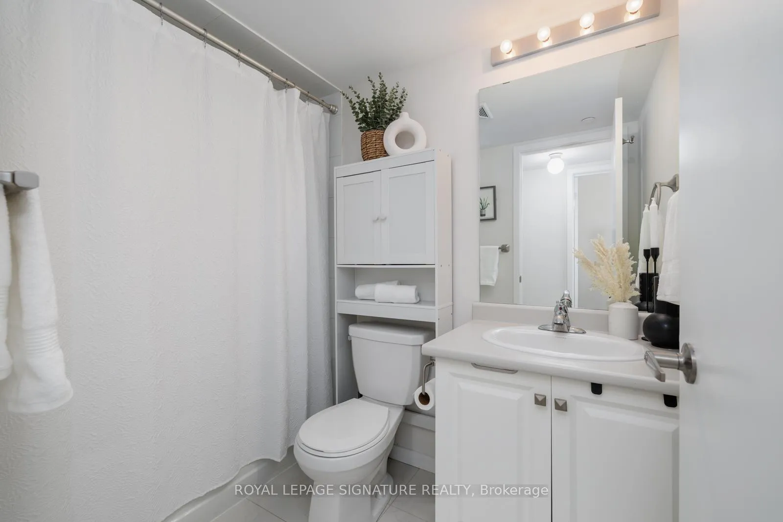 Photo 21 of Unit 73, 400 Alex Gardner Circle, Aurora, Aurora Village — HOMEH