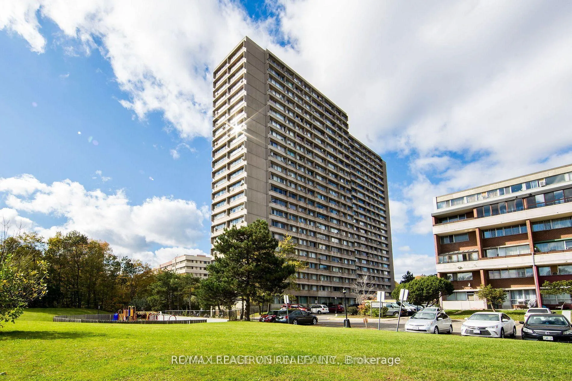 Front of Unit 2101, 10 Sunny Glenway