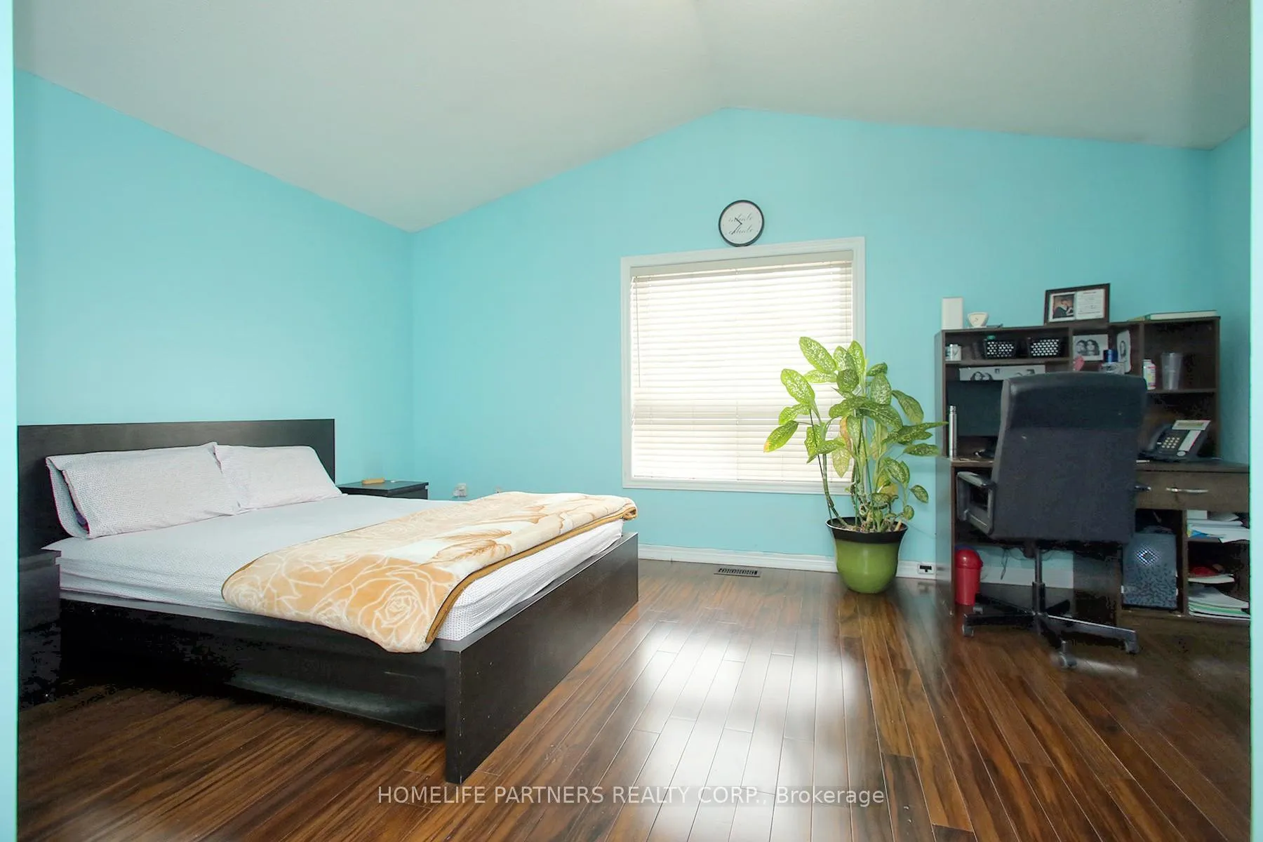 Photo 5 of 40 Nathaniel Crescent, Brampton, Bram West — HOMEH