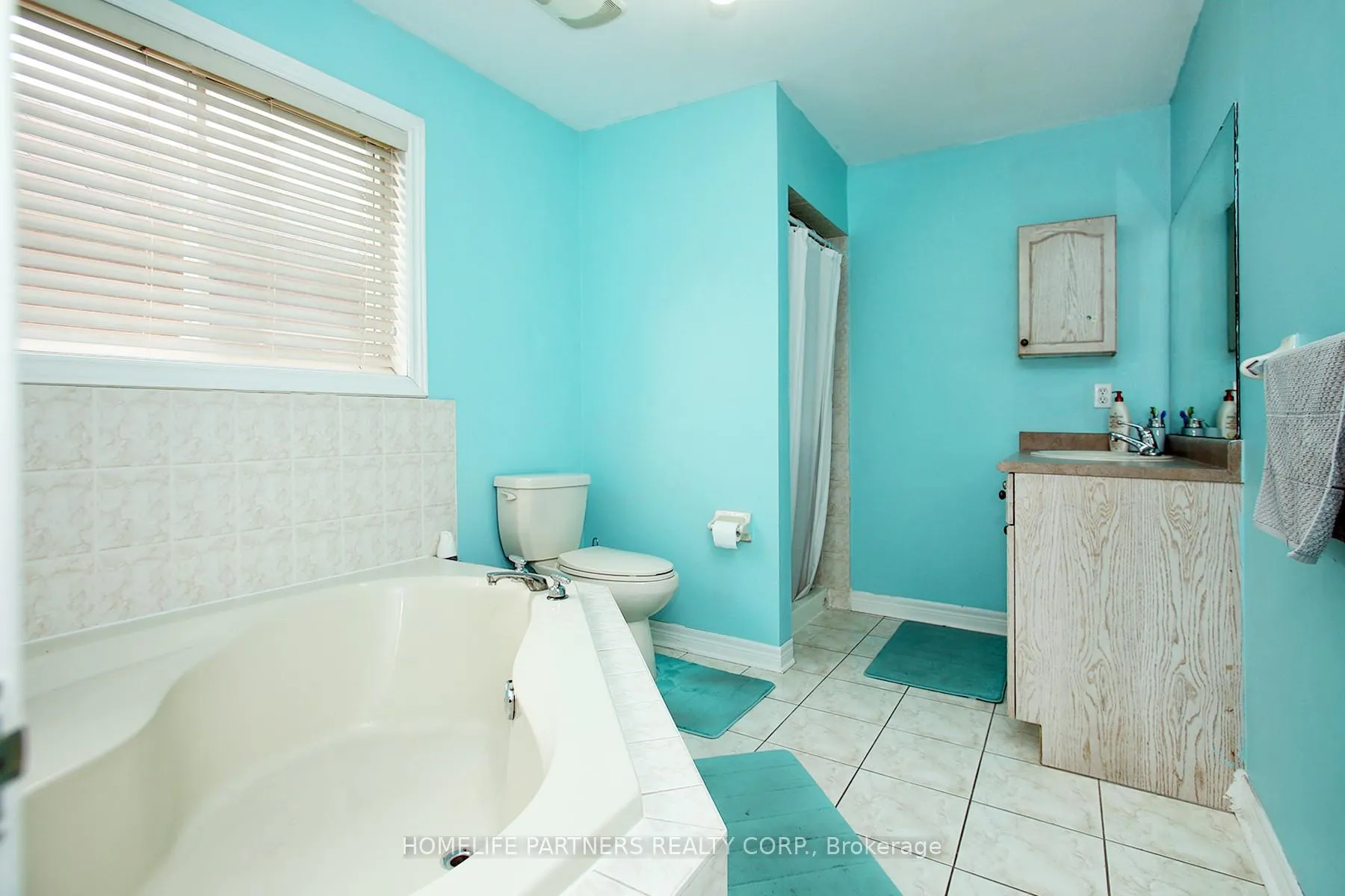 Photo 6 of 40 Nathaniel Crescent, Brampton, Bram West — HOMEH