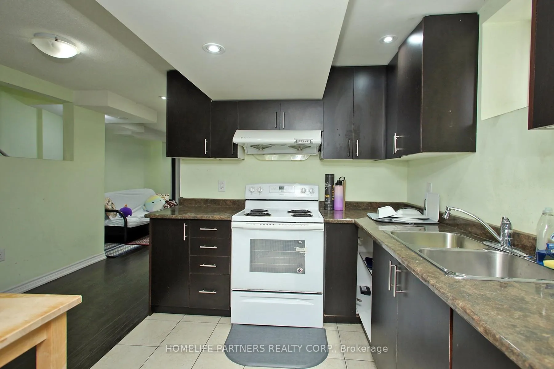 Photo 11 of 40 Nathaniel Crescent, Brampton, Bram West — HOMEH