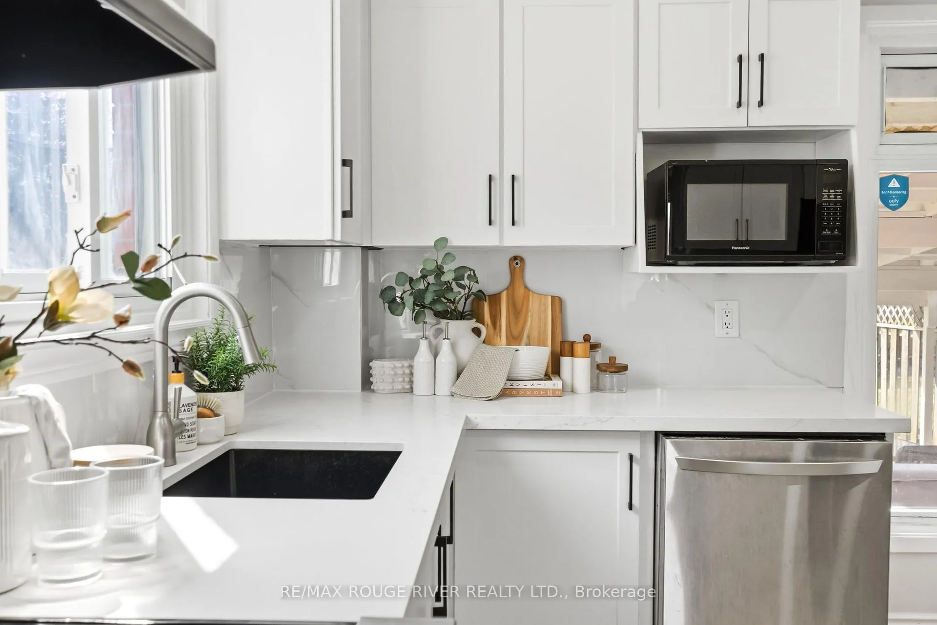 Photo 7 of 238 Waverly Street S, Oshawa, Vanier — HOMEH
