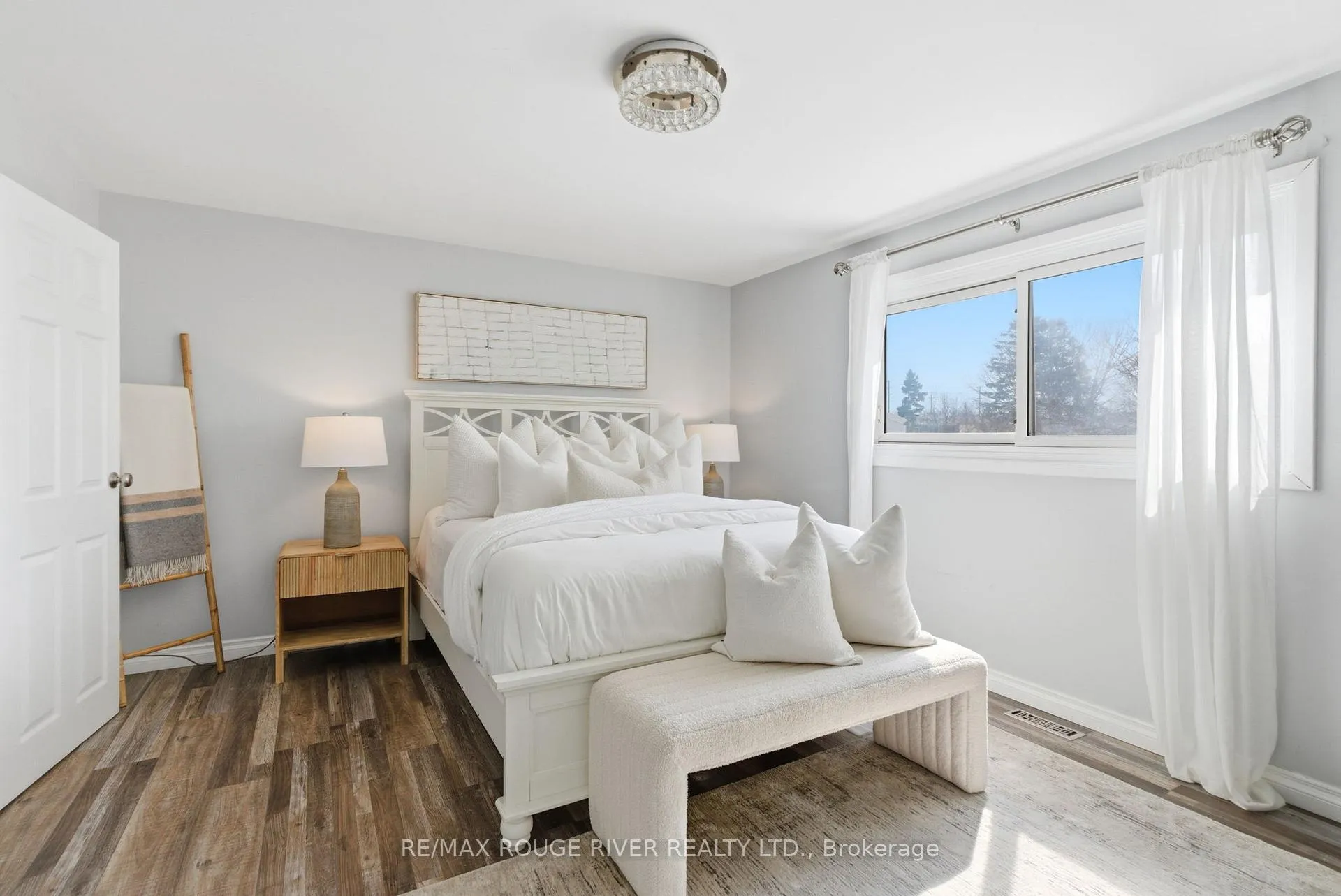Photo 14 of 238 Waverly Street S, Oshawa, Vanier — HOMEH