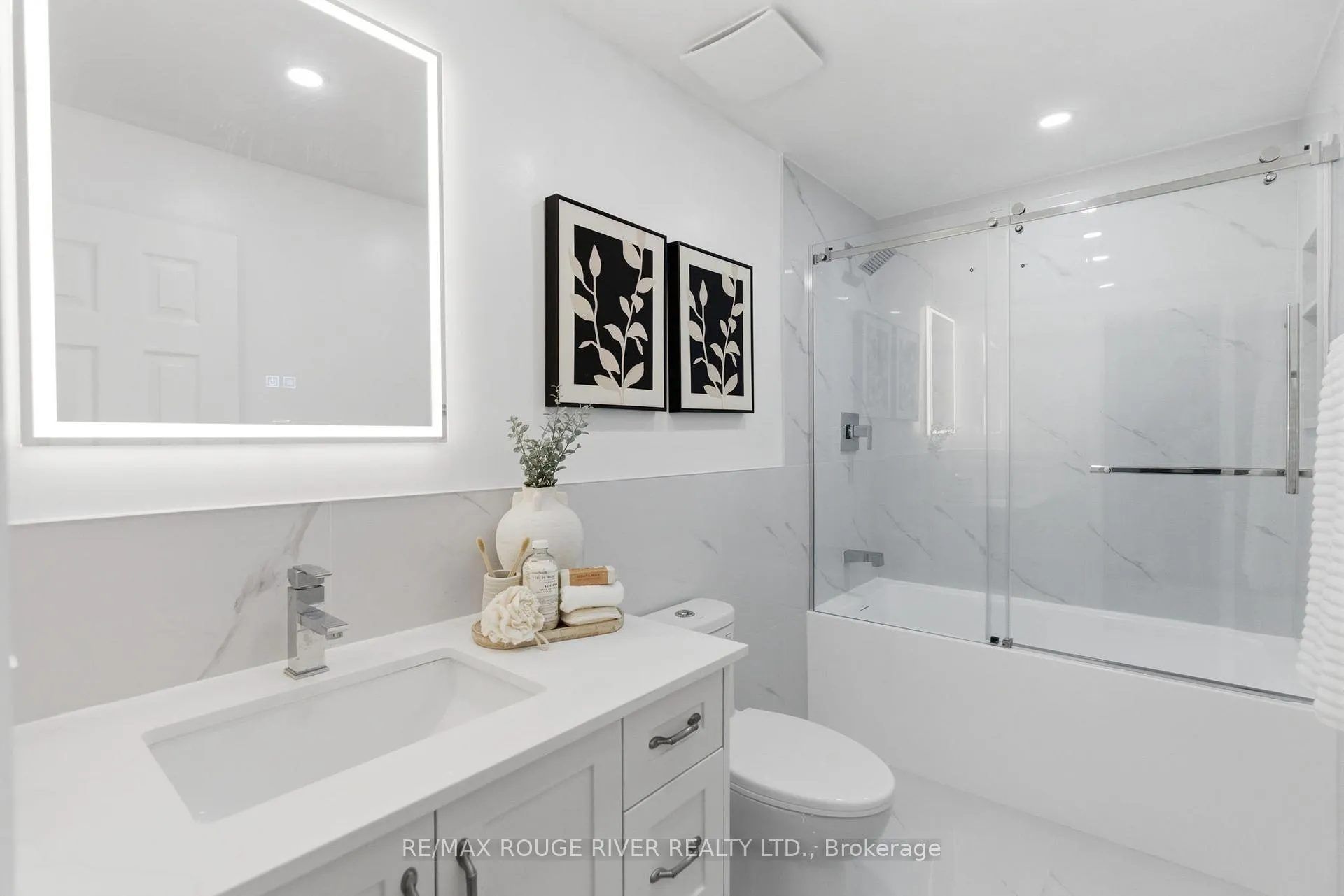 Photo 15 of 238 Waverly Street S, Oshawa, Vanier — HOMEH