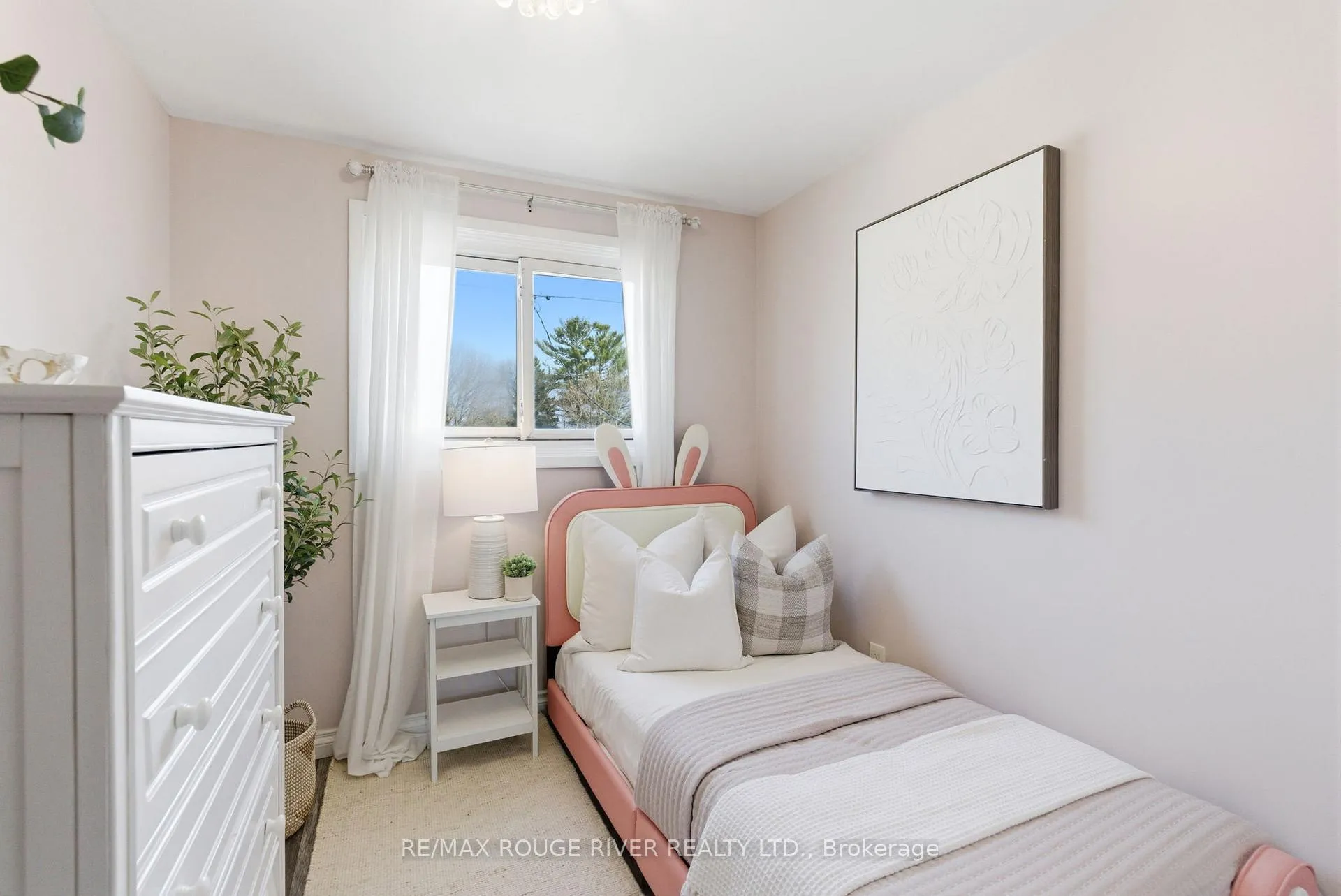 Photo 17 of 238 Waverly Street S, Oshawa, Vanier — HOMEH