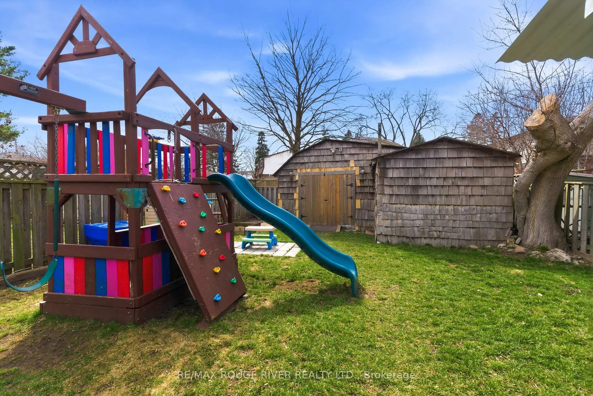 Photo 20 of 238 Waverly Street S, Oshawa, Vanier — HOMEH