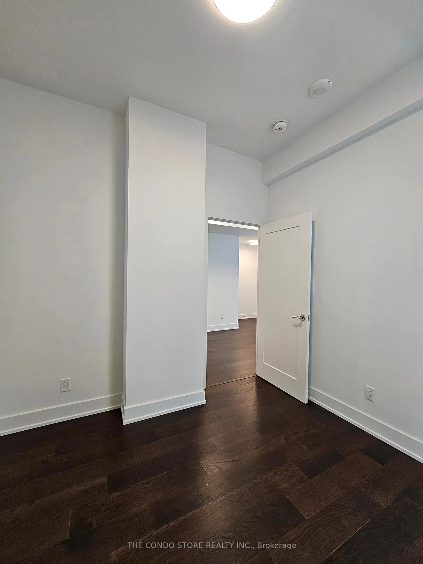 Photo 7 of Unit 803, 8 Manor Road W, Toronto, Yonge-Eglinton — HOMEH