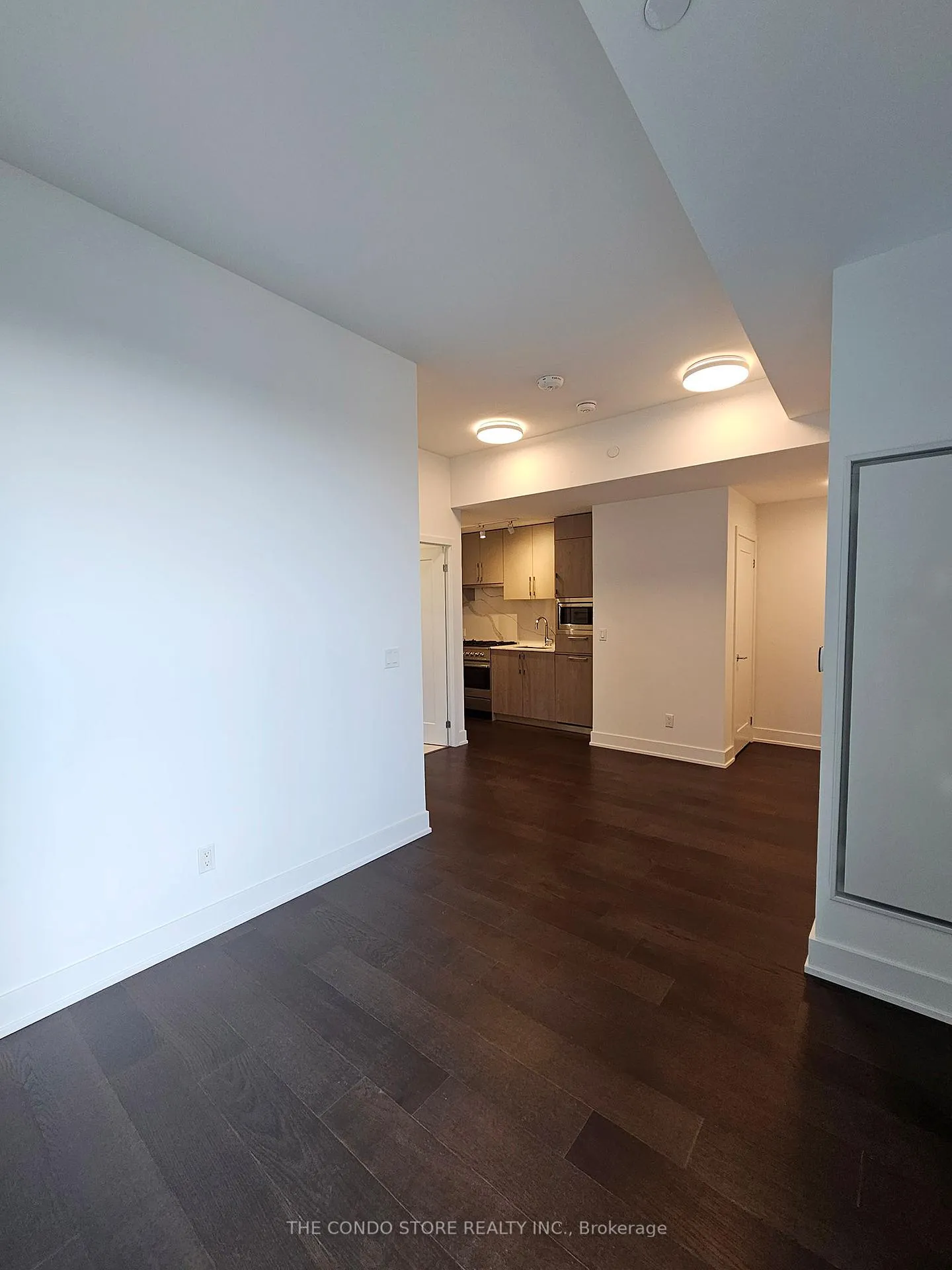 Photo 9 of Unit 803, 8 Manor Road W, Toronto, Yonge-Eglinton — HOMEH