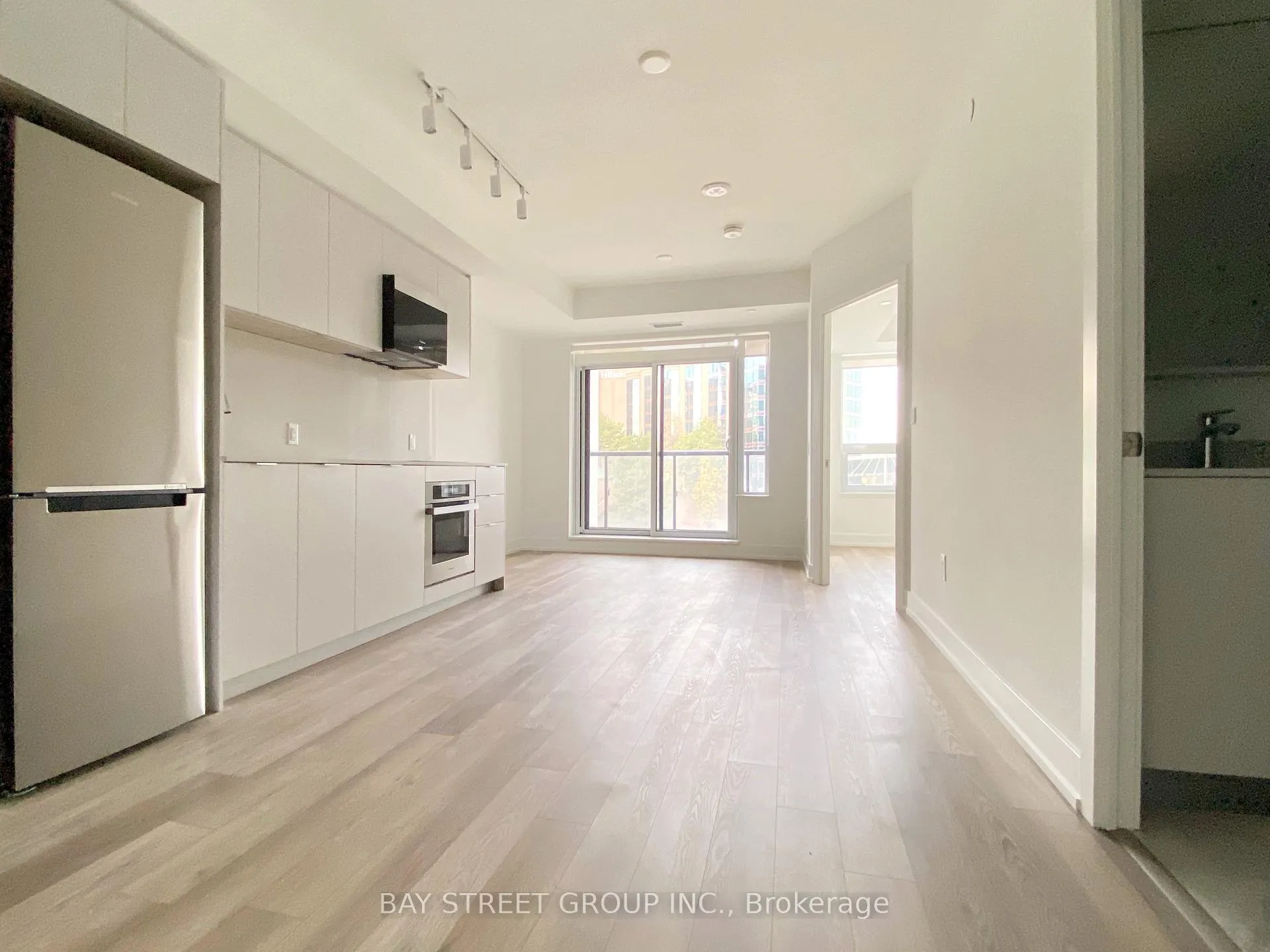 Photo 3 of Unit 617, 9 Clegg Road, Markham, Unionville — HOMEH