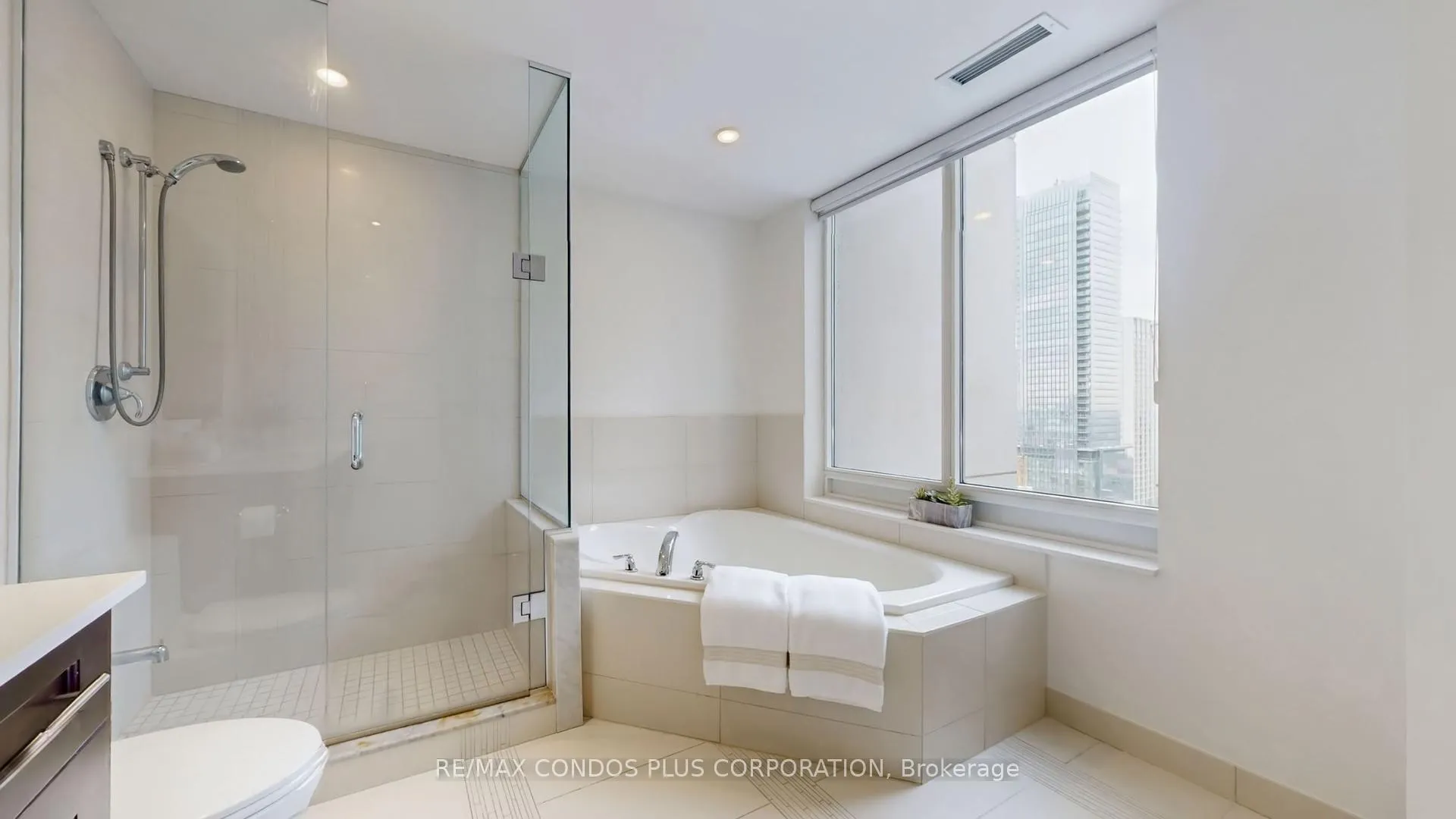 Photo 24 of Unit 3302, 35 Balmuto Street, Toronto, Bay Street Corridor — HOMEH