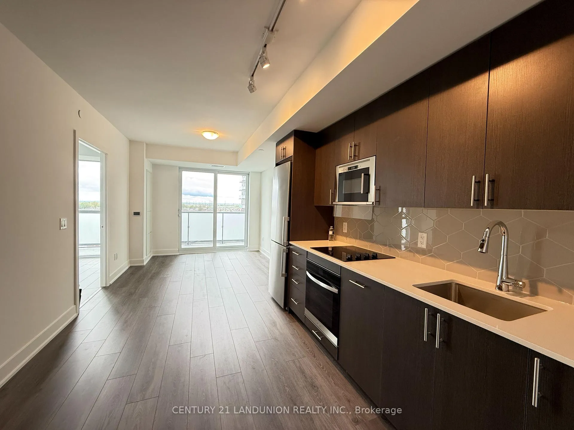 Photo 4 of Unit 712, 2545 Simcoe Street N, Oshawa, Windfields — HOMEH