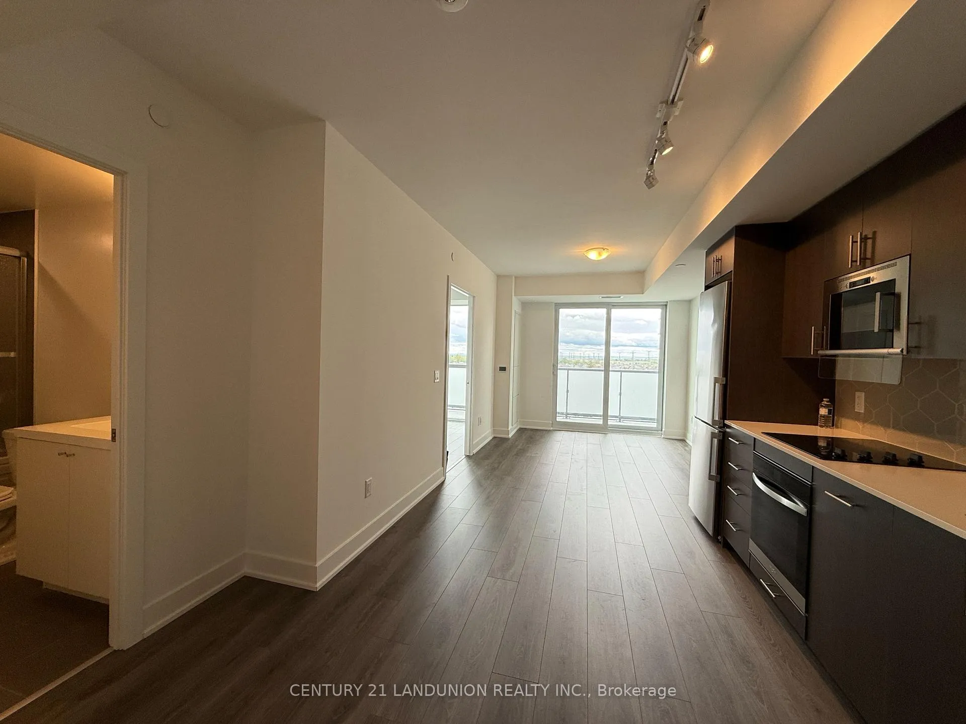 Photo 6 of Unit 712, 2545 Simcoe Street N, Oshawa, Windfields — HOMEH