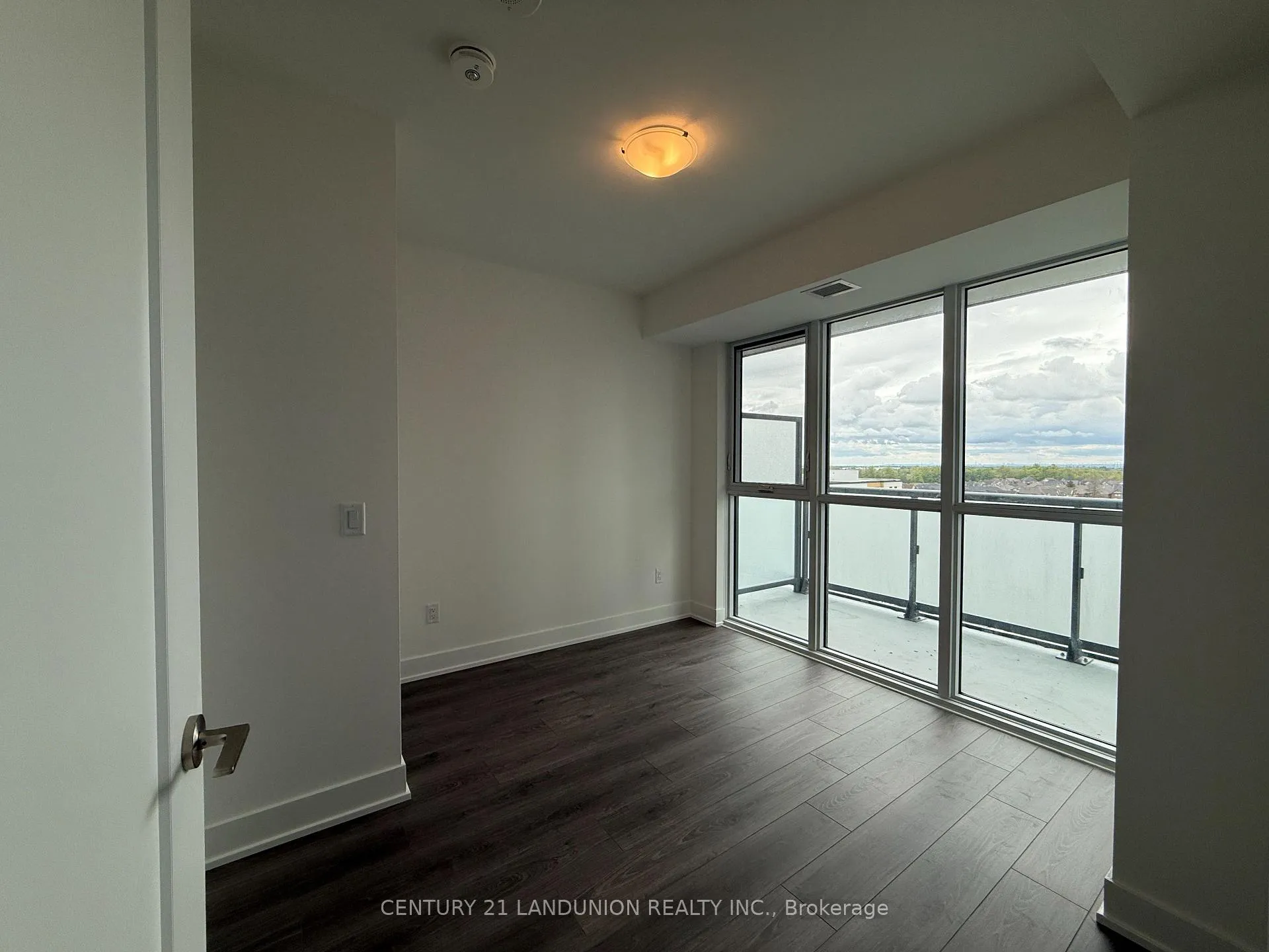 Photo 12 of Unit 712, 2545 Simcoe Street N, Oshawa, Windfields — HOMEH