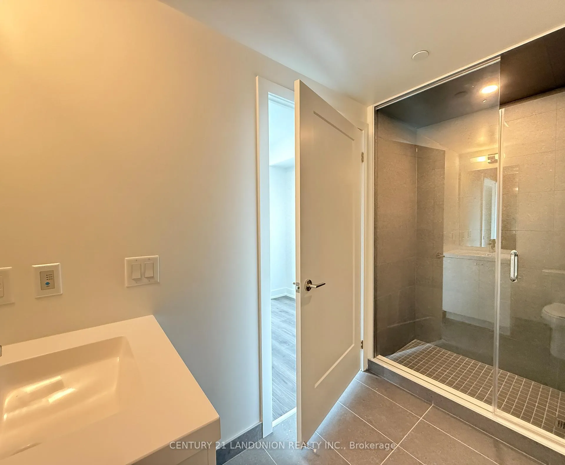 Photo 15 of Unit 712, 2545 Simcoe Street N, Oshawa, Windfields — HOMEH