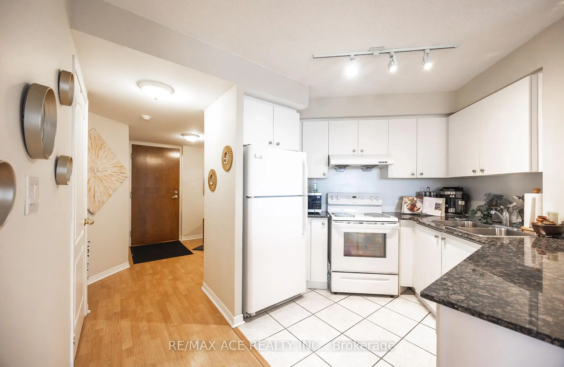 Photo 6 of Unit 601, 4600 Steeles Avenue E, Markham, Milliken Mills East — HOMEH