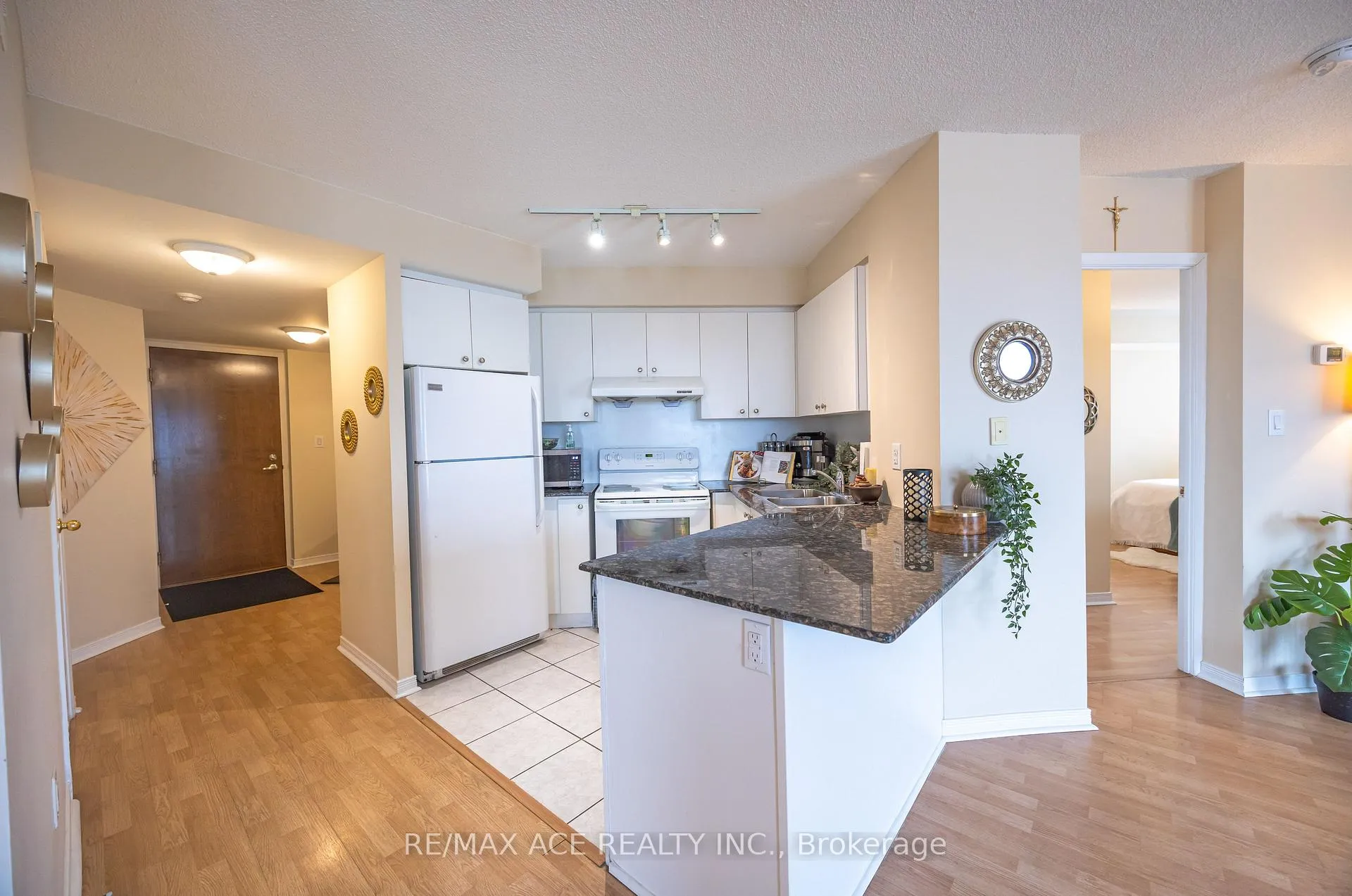 Photo 18 of Unit 601, 4600 Steeles Avenue E, Markham, Milliken Mills East — HOMEH