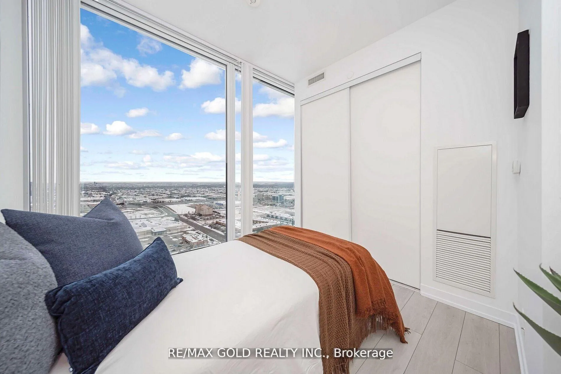 Photo 12 of Unit 3110, 5 Buttermill Avenue, Vaughan, Vaughan Corporate Centre — HOMEH