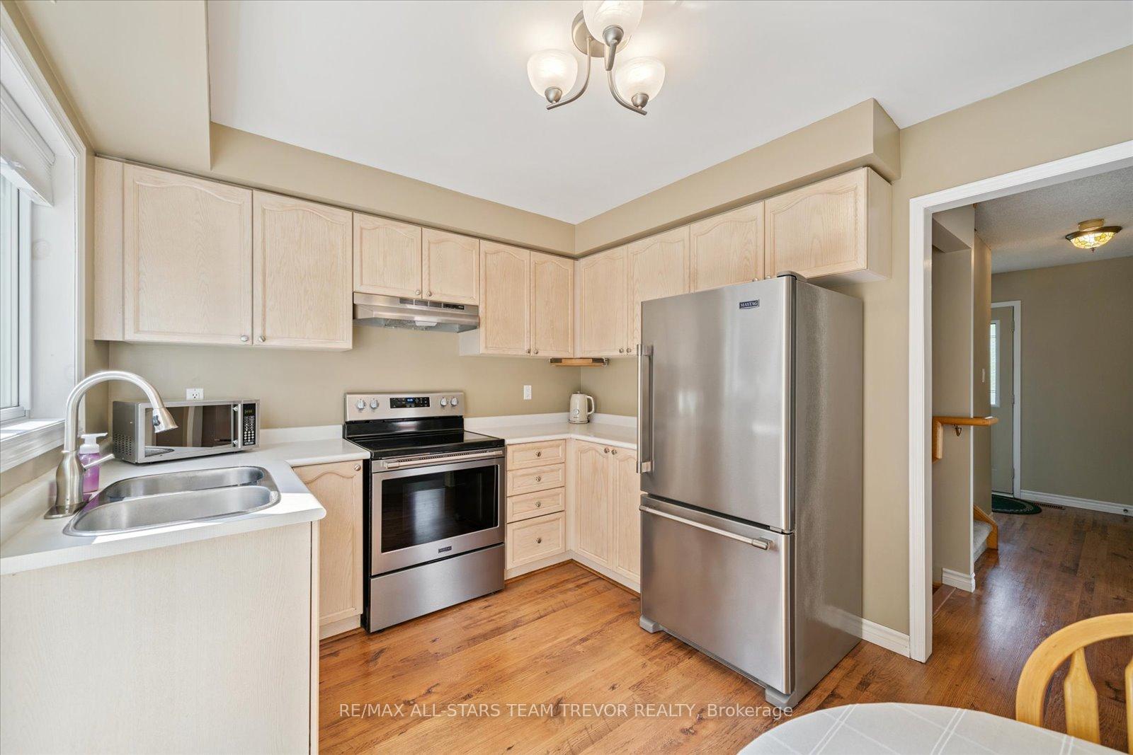 Photo 4 of 68 Kyle Crescent, Georgina, Keswick North — HOMEH