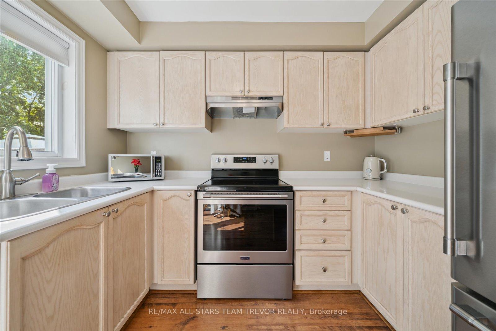Photo 5 of 68 Kyle Crescent, Georgina, Keswick North — HOMEH