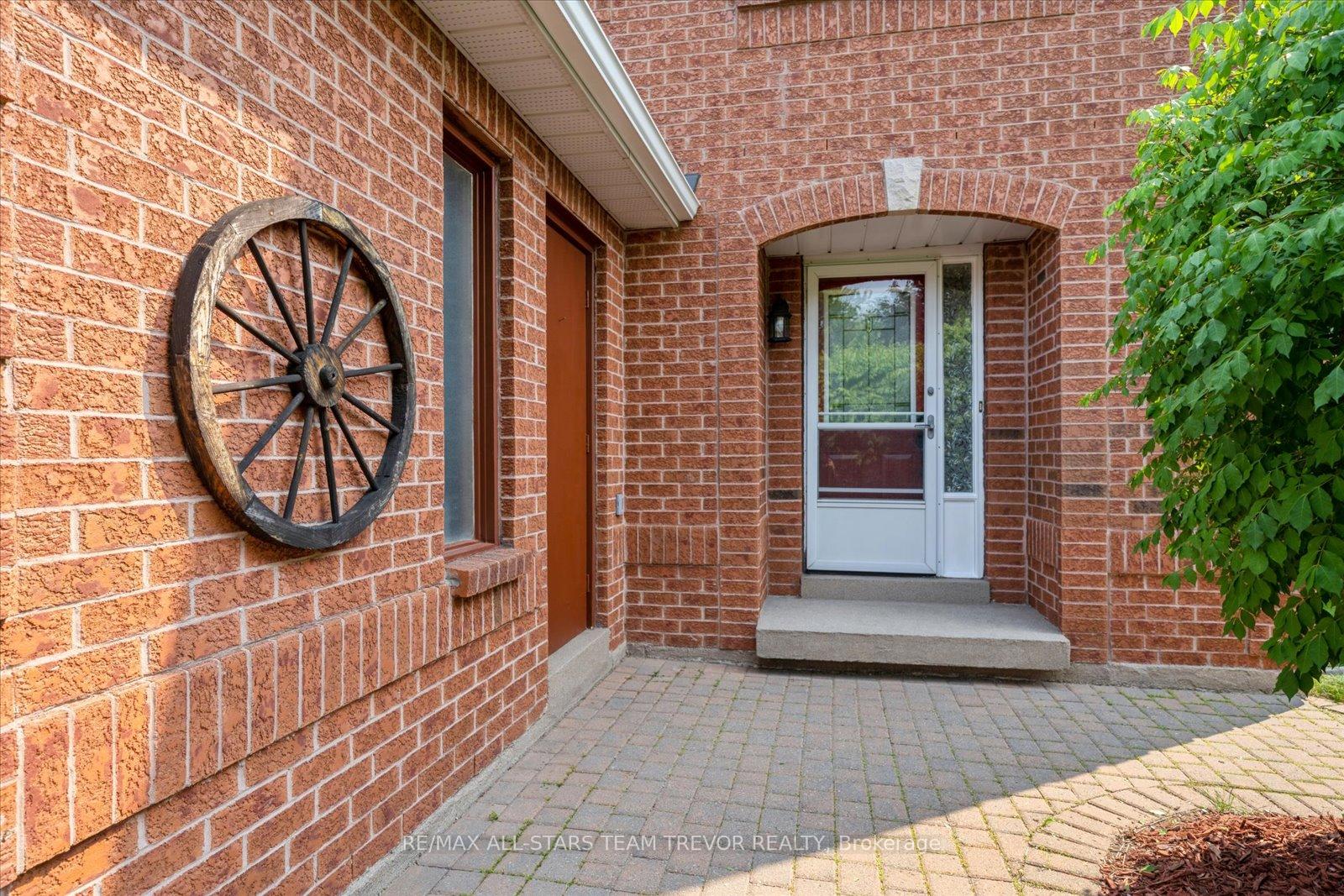 Photo 29 of 68 Kyle Crescent, Georgina, Keswick North — HOMEH