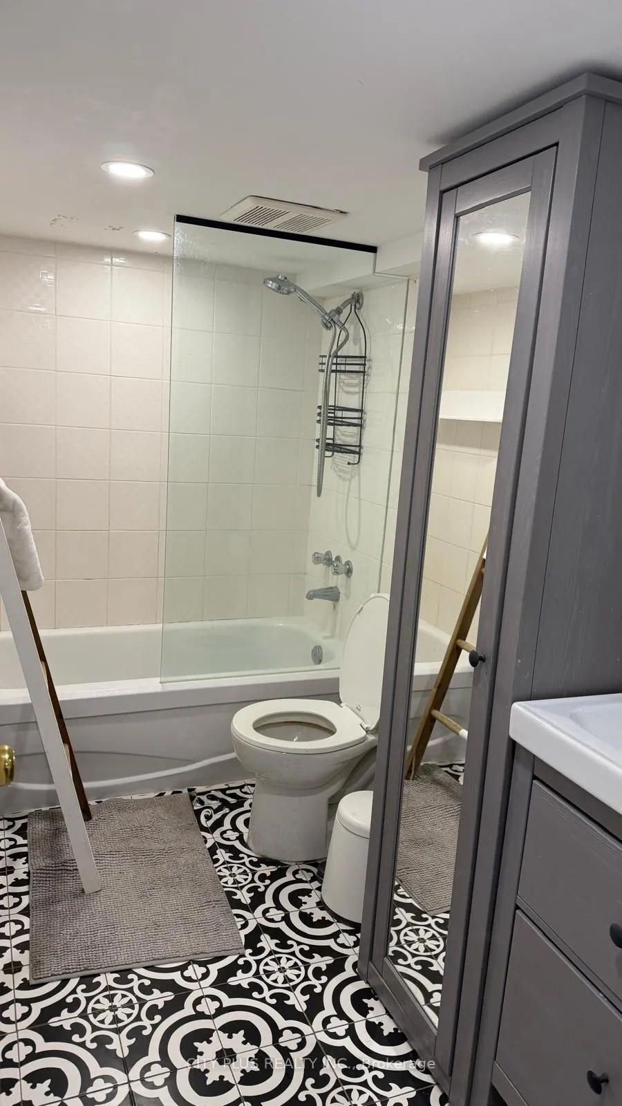 Photo 5 of Unit Basement, 1184 Avenue Road, Toronto, Lawrence Park South — HOMEH
